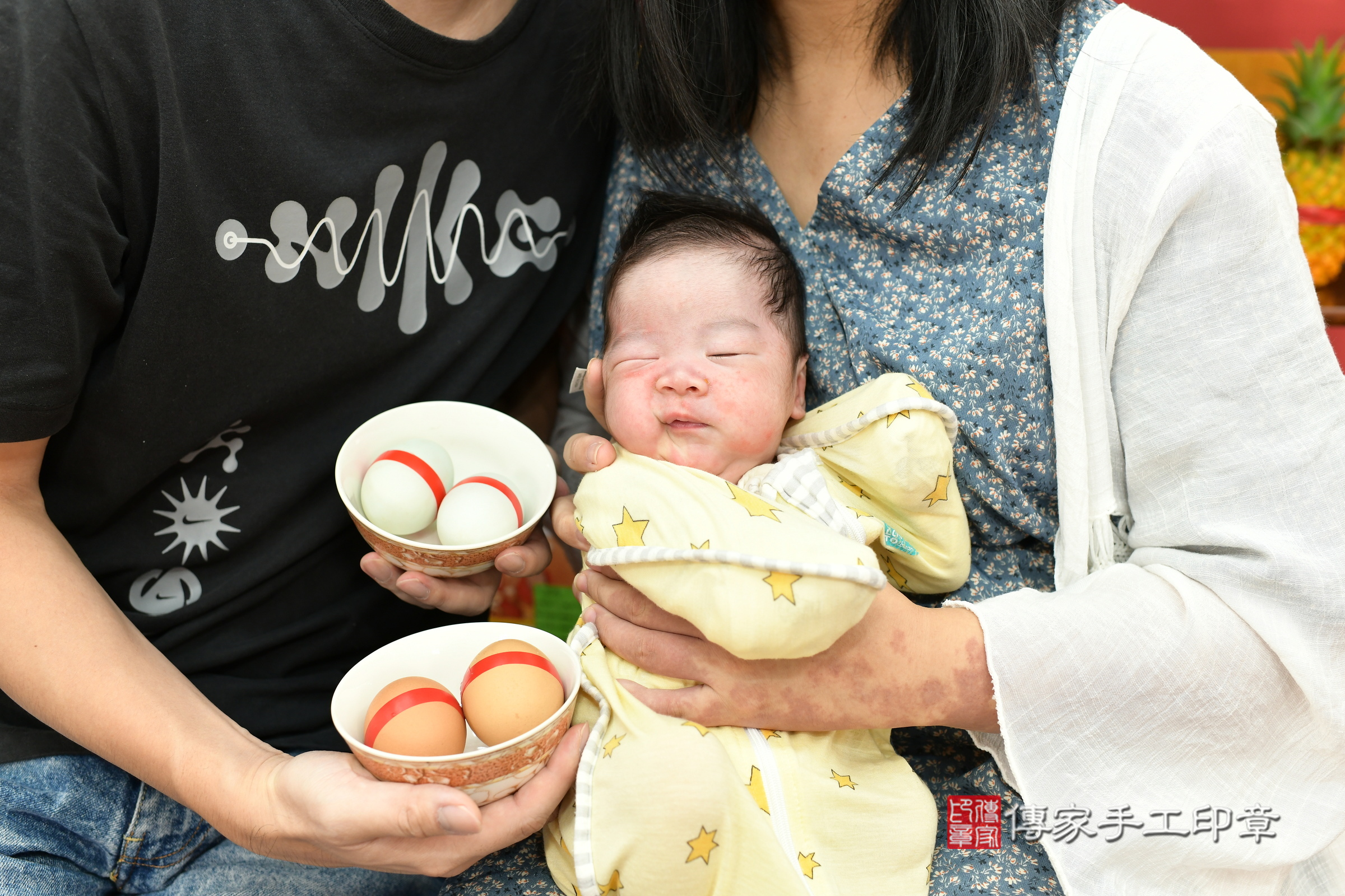 呈呈寶寶(新北市永和區嬰兒寶寶滿月剃頭理髮、嬰兒剃胎毛儀式吉祥話)。中國風會場，爸媽寶貝穿「日中韓」古裝禮服。專業拍照、證書。★購買「臍帶章、肚臍章、胎毛筆刷印章」贈送：剃頭、收涎、抓周，三選一。2024.9.3，照片5