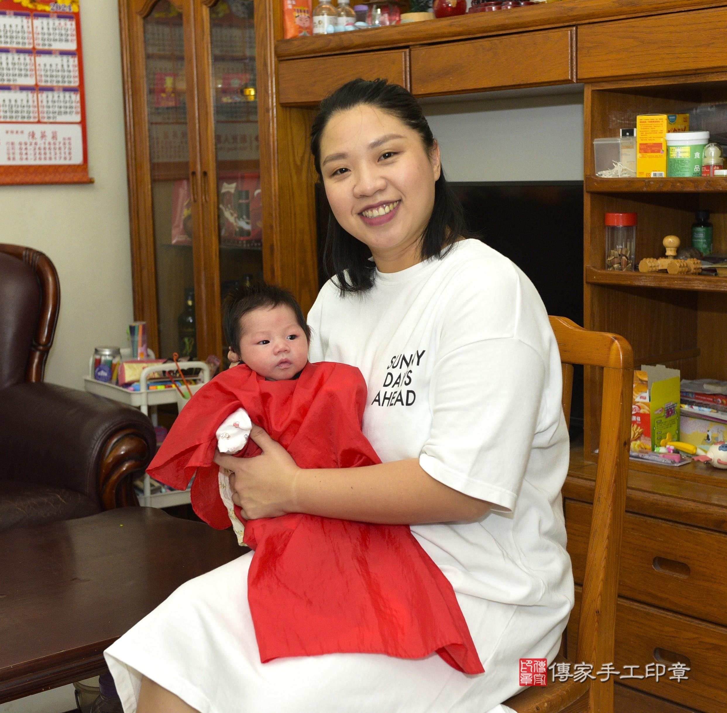 傳家手工印章新竹店、抓周、度脺、中國風會場、傳家嬰兒古禮、吉祥話、抓周道具物品24種、拍照。抓周證書。寶寶抓周、滿周歲、生日快樂、祝福