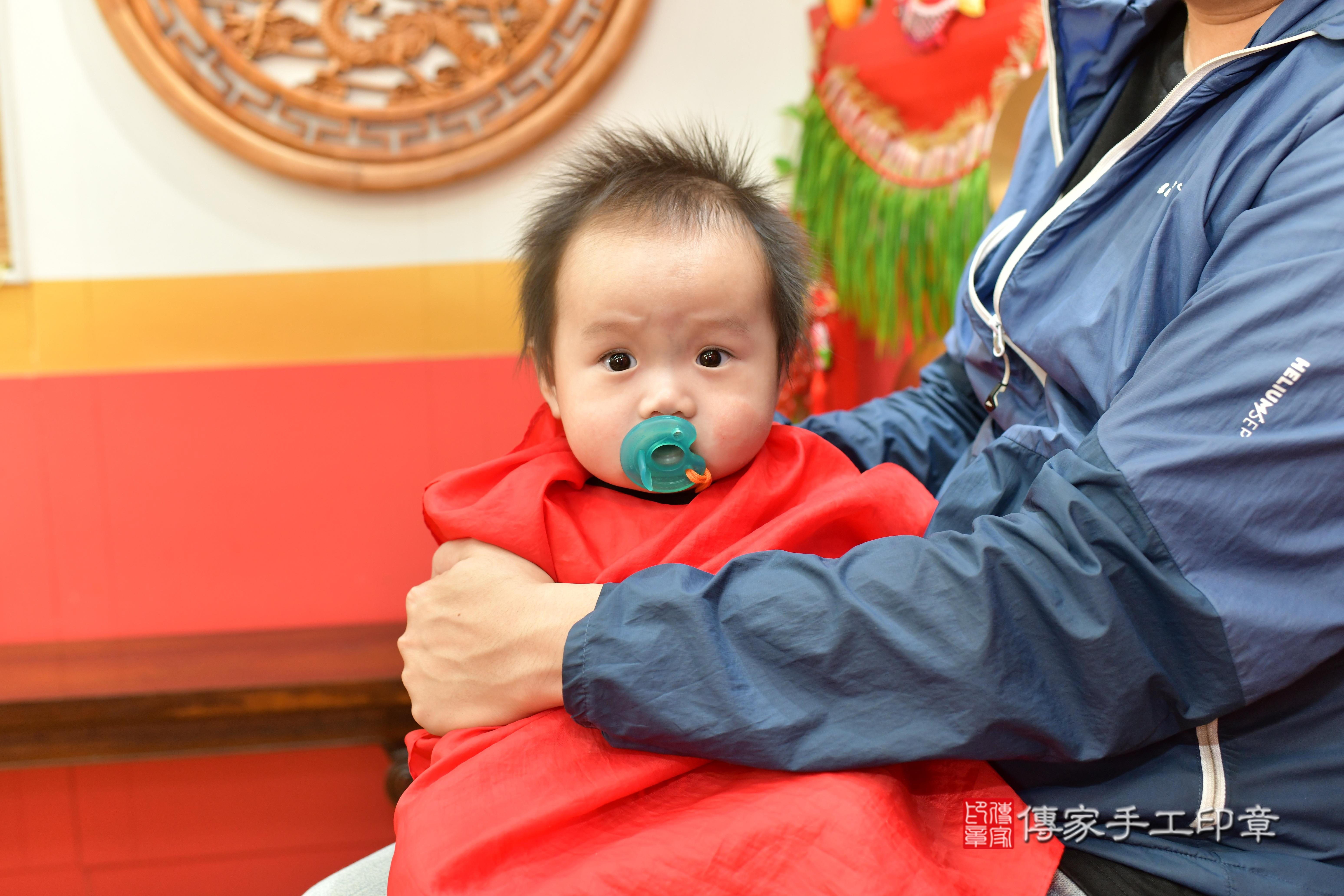 傳家手工印章桃園店、抓周、度脺、中國風會場、傳家嬰兒古禮、吉祥話、抓周道具物品24種、拍照。抓周證書。寶寶抓周、滿周歲、生日快樂、祝福