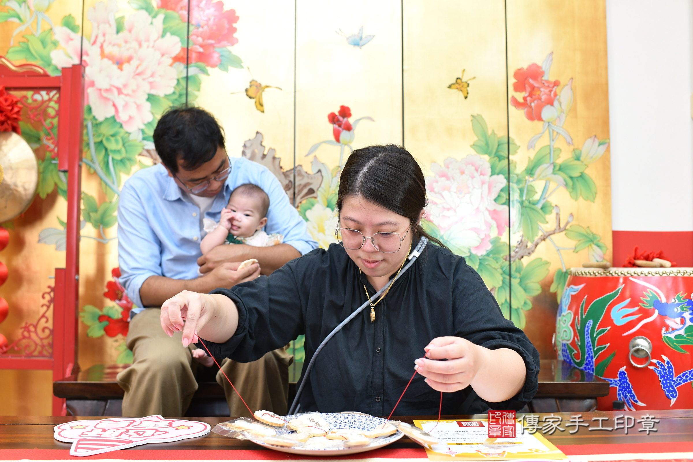 台北市大同區彤彤寶寶收涎推薦：傳家台北店收涎中國風會場，嬰兒古禮收涎收口水流程儀式、收涎吉祥話、收涎餅乾、收涎拍照。收涎證書。2024.9.5，照片17