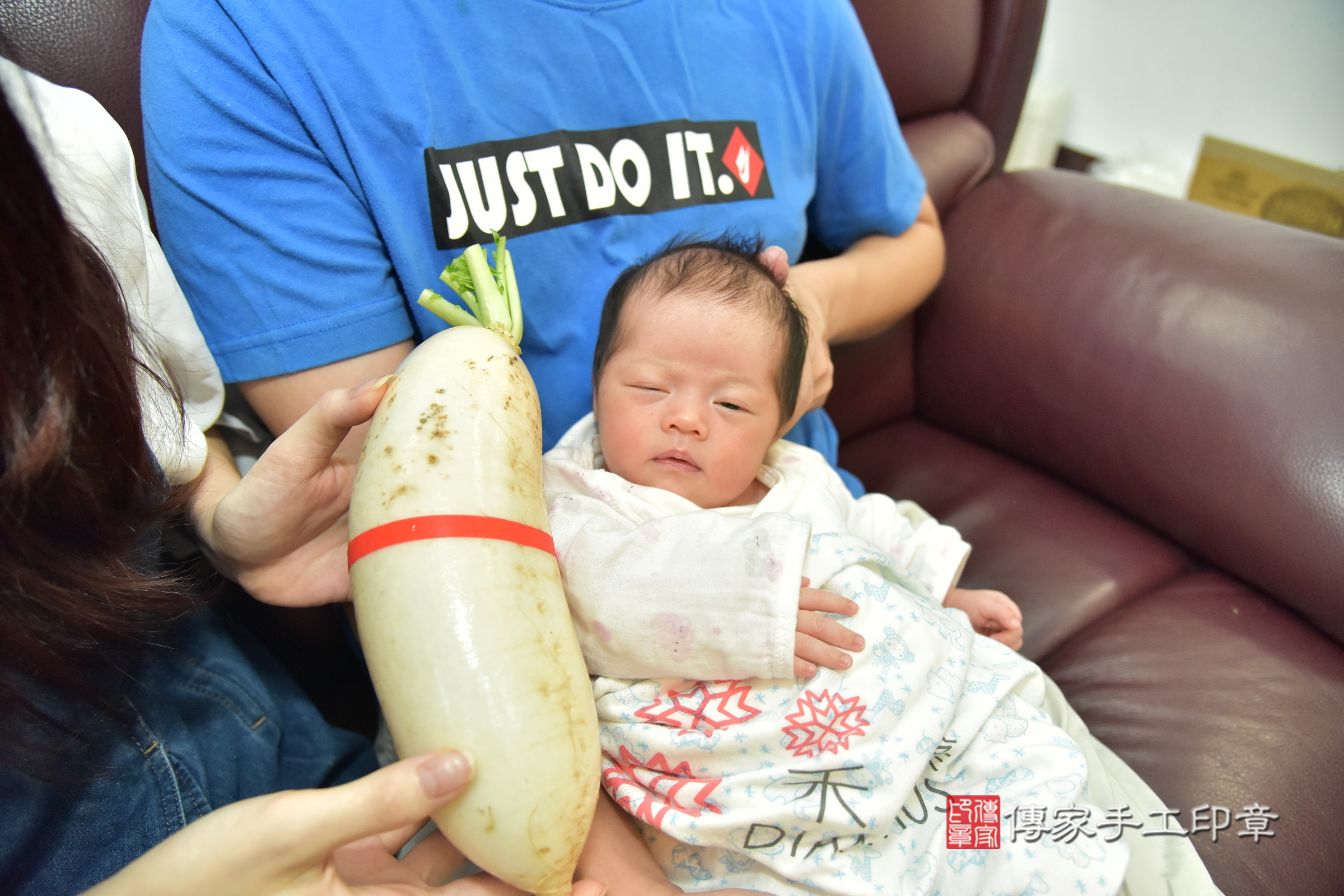 霏霏寶寶(新北市林口區到府嬰兒霏霏寶寶滿月剃頭理髮、到府嬰兒剃胎毛儀式吉祥話)。到府剃頭剃胎毛主持、專業拍照、證書。★購買「臍帶章、肚臍章、胎毛筆刷印章」贈送：剃頭、收涎、抓周，三選一。2024.9.15，照片6