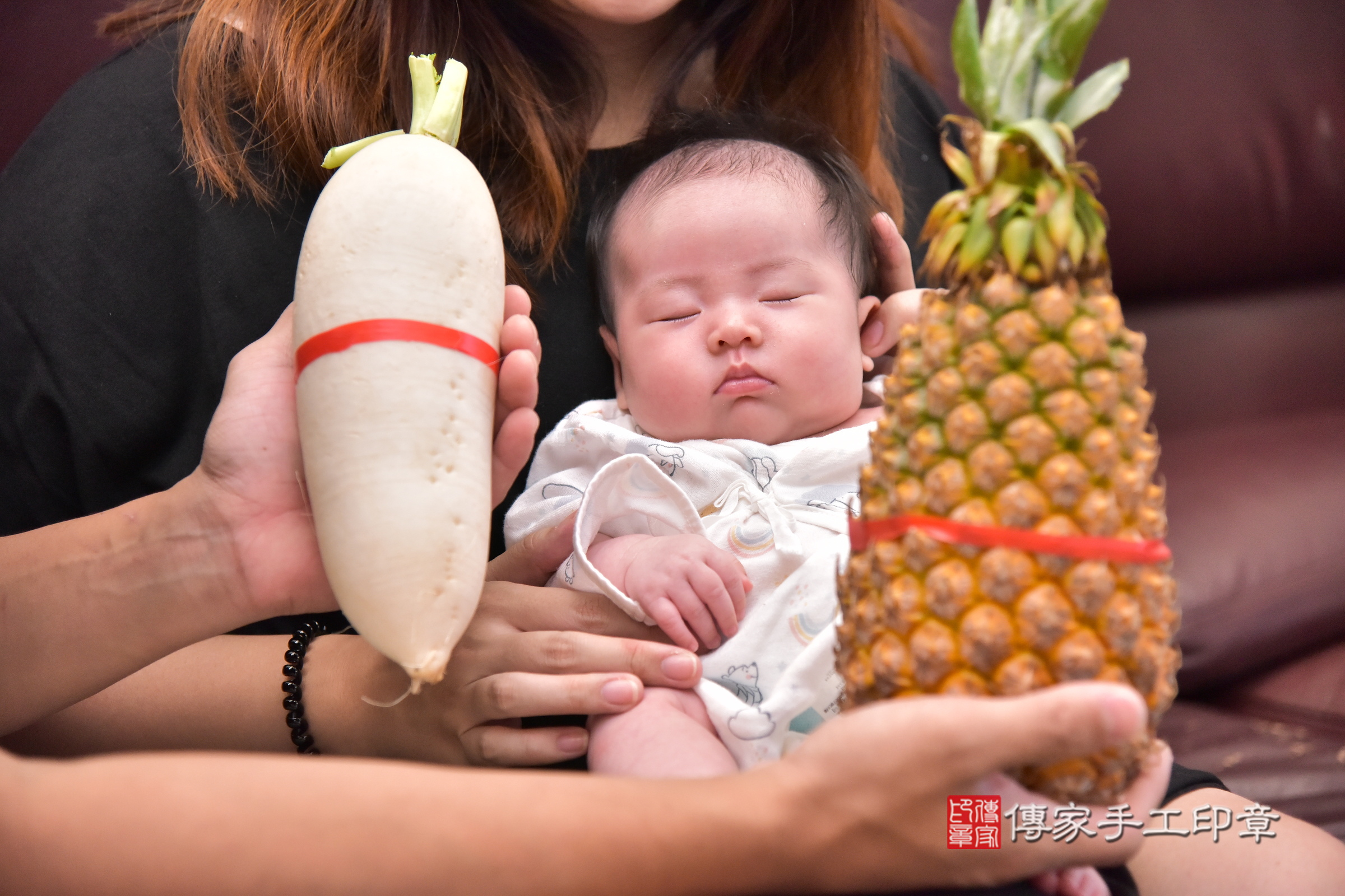 媗媗寶寶(新北市板橋區嬰兒寶寶滿月剃頭理髮、嬰兒剃胎毛儀式吉祥話)。中國風會場，爸媽寶貝穿「日中韓」古裝禮服。專業拍照、證書。★購買「臍帶章、肚臍章、胎毛筆刷印章」贈送：剃頭、收涎、抓周，三選一。2024.9.8，照片13