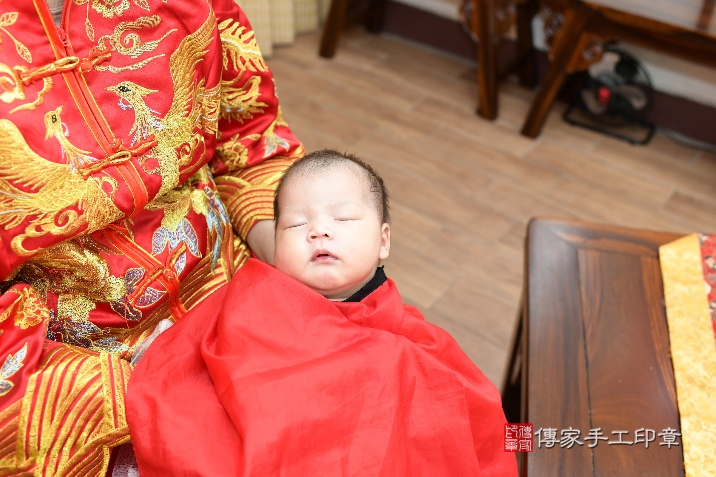 晴晴寶寶(新北市永和區嬰兒寶寶滿月剃頭理髮、嬰兒剃胎毛儀式吉祥話)。中國風會場，爸媽寶貝穿「日中韓」古裝禮服。專業拍照、證書。★購買「臍帶章、肚臍章、胎毛筆刷印章」贈送：剃頭、收涎、抓周，三選一。2024.9.7，照片8