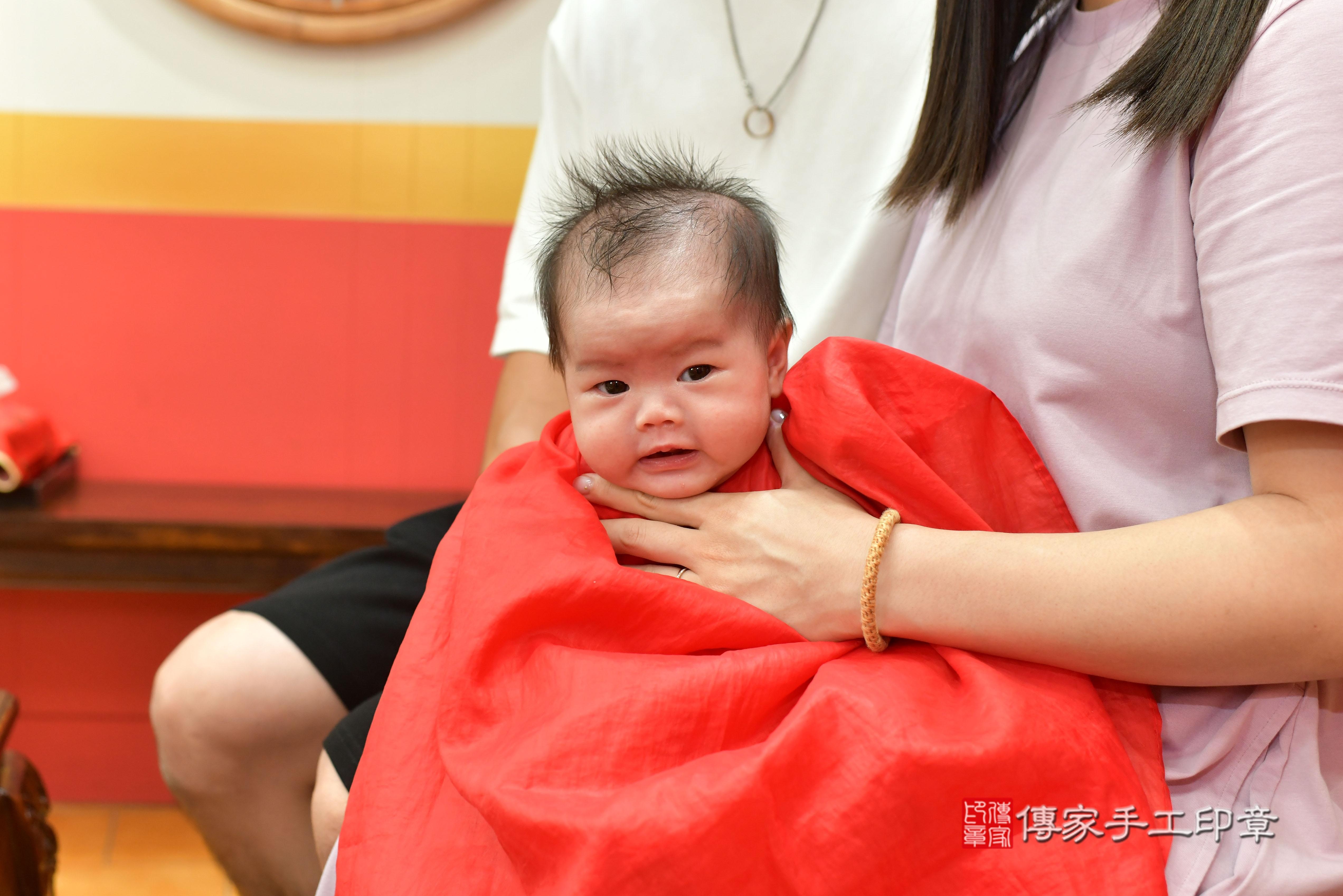 傳家手工印章桃園店、抓周、度脺、中國風會場、傳家嬰兒古禮、吉祥話、抓周道具物品24種、拍照。抓周證書。寶寶抓周、滿周歲、生日快樂、祝福