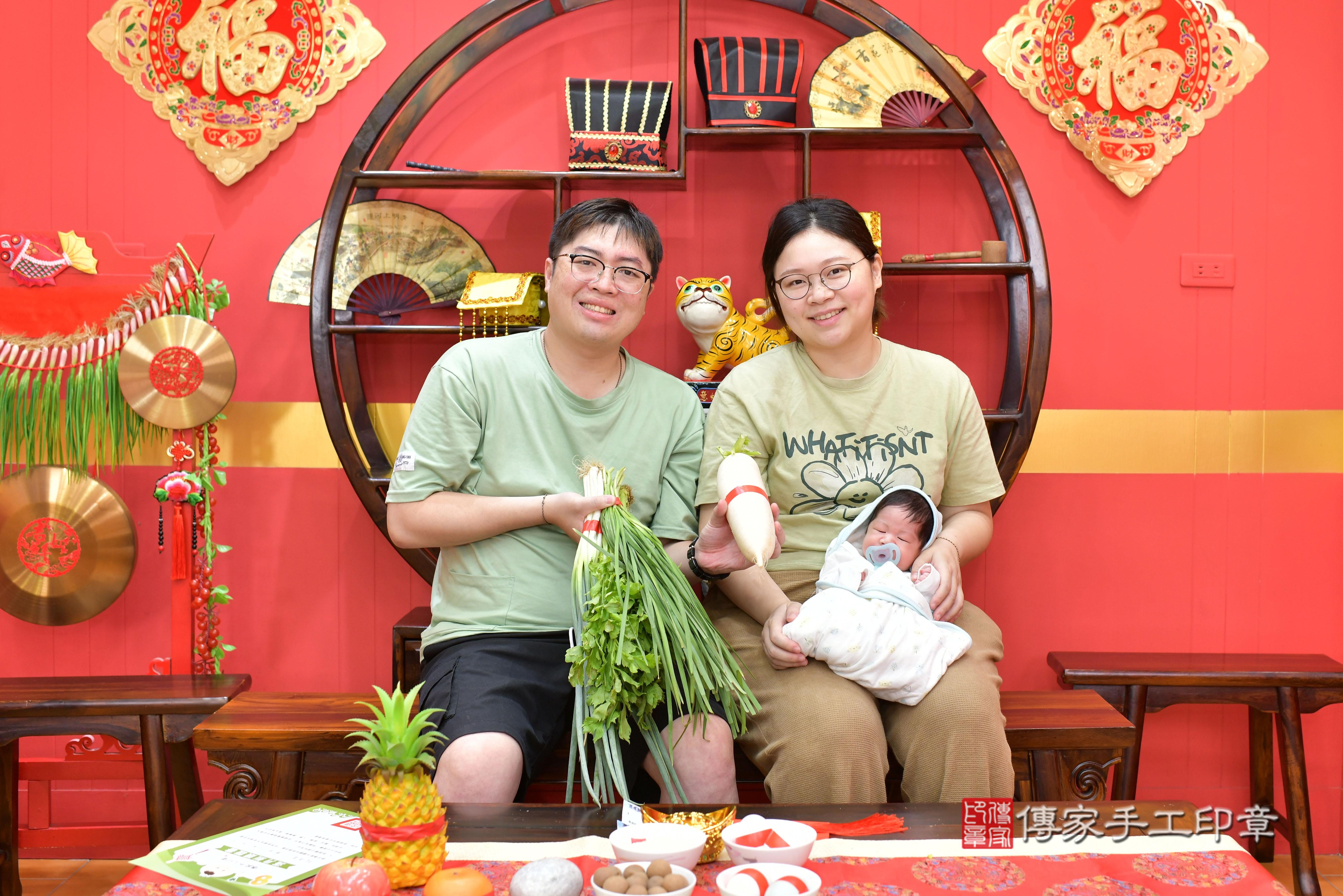 傳家手工印章桃園店、抓周、度脺、中國風會場、傳家嬰兒古禮、吉祥話、抓周道具物品24種、拍照。抓周證書。寶寶抓周、滿周歲、生日快樂、祝福