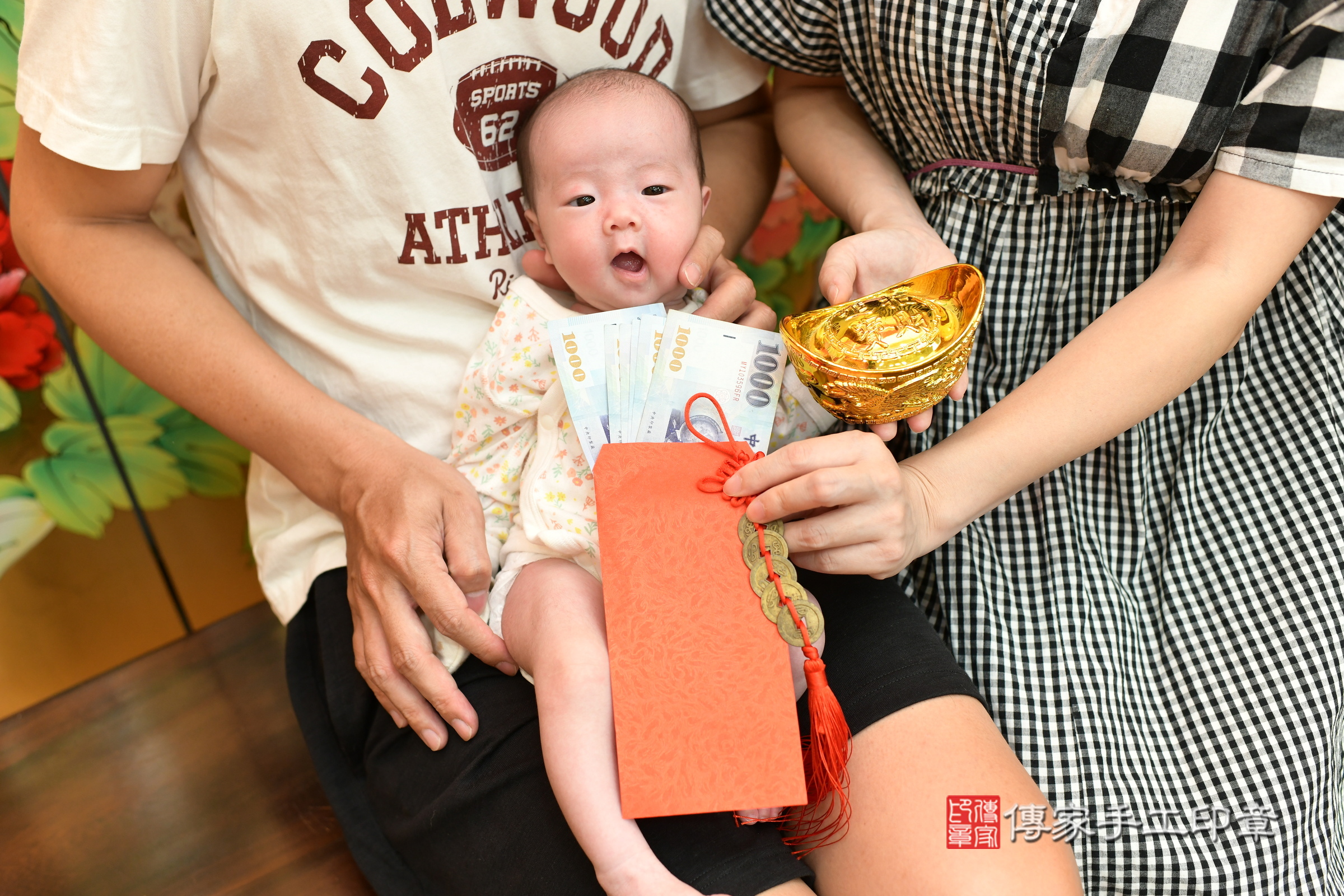 小晴寶寶(台北市大同區嬰兒寶寶滿月剃頭理髮、嬰兒剃胎毛儀式吉祥話)。中國風會場，爸媽寶貝穿「日中韓」古裝禮服。專業拍照、證書。★購買「臍帶章、肚臍章、胎毛筆刷印章」贈送：剃頭、收涎、抓周，三選一。2024.8.1，照片13