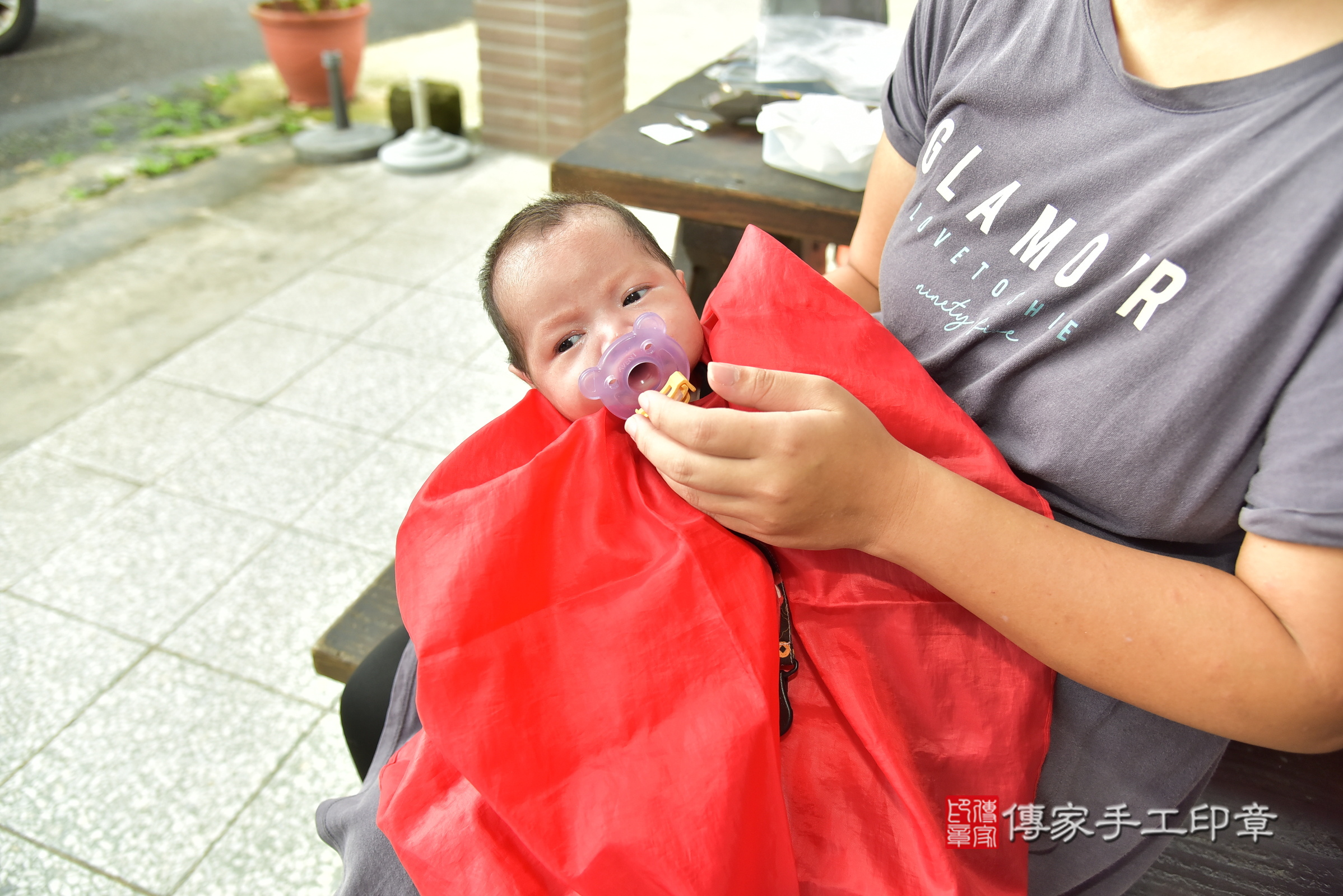 星星寶寶(新北市坪林區到府嬰兒星星寶寶滿月剃頭理髮、到府嬰兒剃胎毛儀式吉祥話)。到府剃頭剃胎毛主持、專業拍照、證書。★購買「臍帶章、肚臍章、胎毛筆刷印章」贈送：剃頭、收涎、抓周，三選一。2024.9.26，照片11