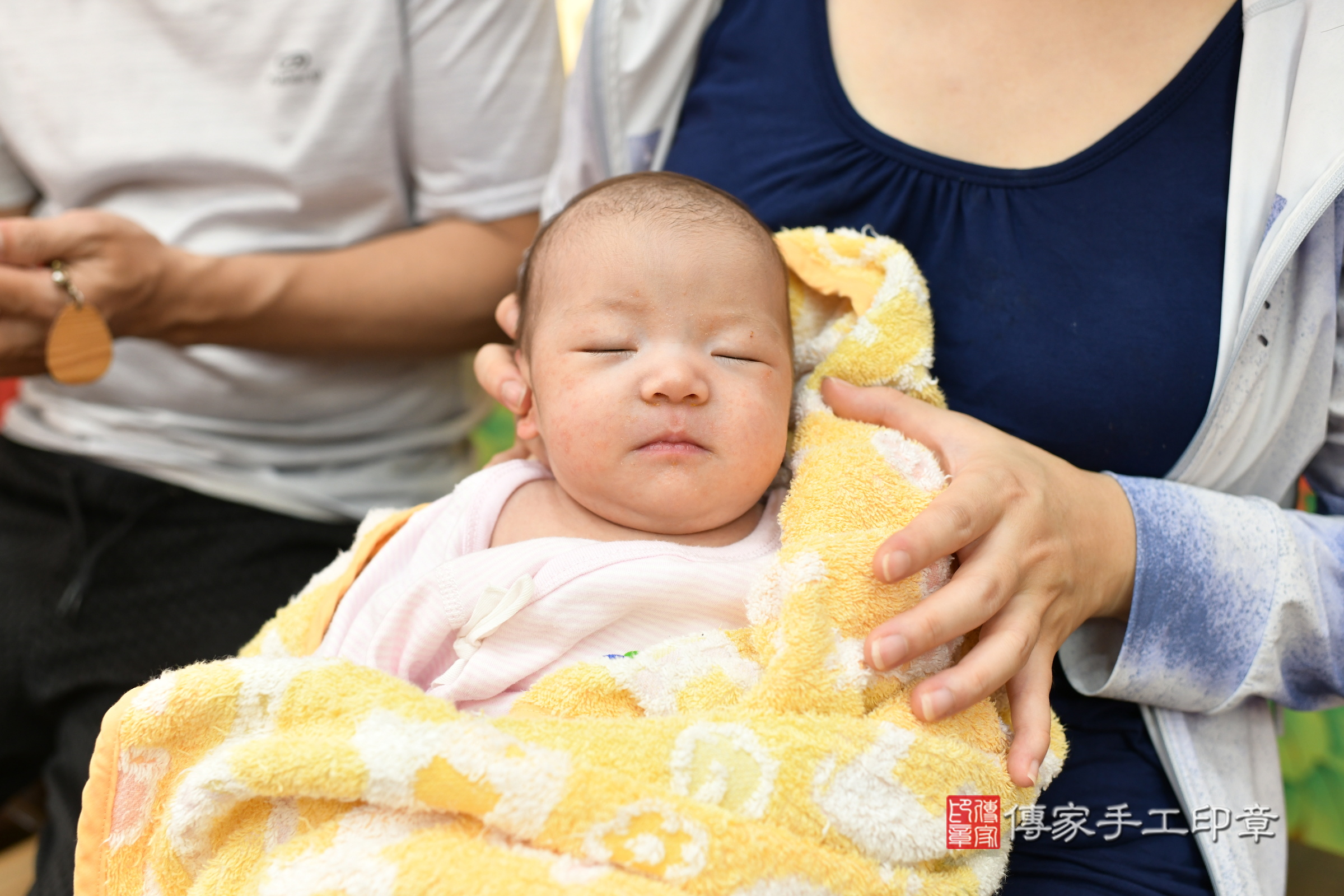 小語寶寶(台北市大同區嬰兒寶寶滿月剃頭理髮、嬰兒剃胎毛儀式吉祥話)。中國風會場，爸媽寶貝穿「日中韓」古裝禮服。專業拍照、證書。★購買「臍帶章、肚臍章、胎毛筆刷印章」贈送：剃頭、收涎、抓周，三選一。2024.9.23，照片7