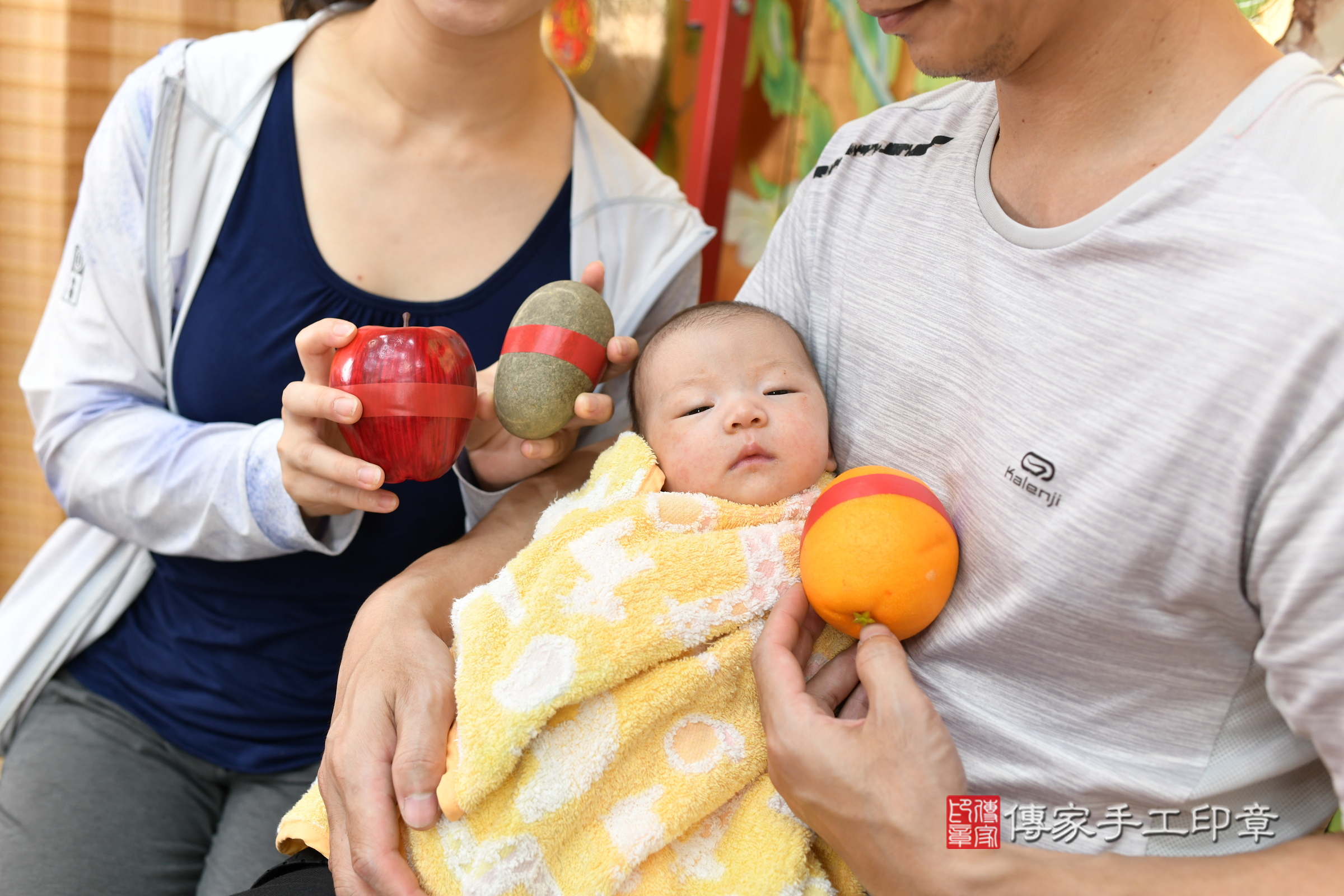 小語寶寶(台北市大同區嬰兒寶寶滿月剃頭理髮、嬰兒剃胎毛儀式吉祥話)。中國風會場，爸媽寶貝穿「日中韓」古裝禮服。專業拍照、證書。★購買「臍帶章、肚臍章、胎毛筆刷印章」贈送：剃頭、收涎、抓周，三選一。2024.9.23，照片13