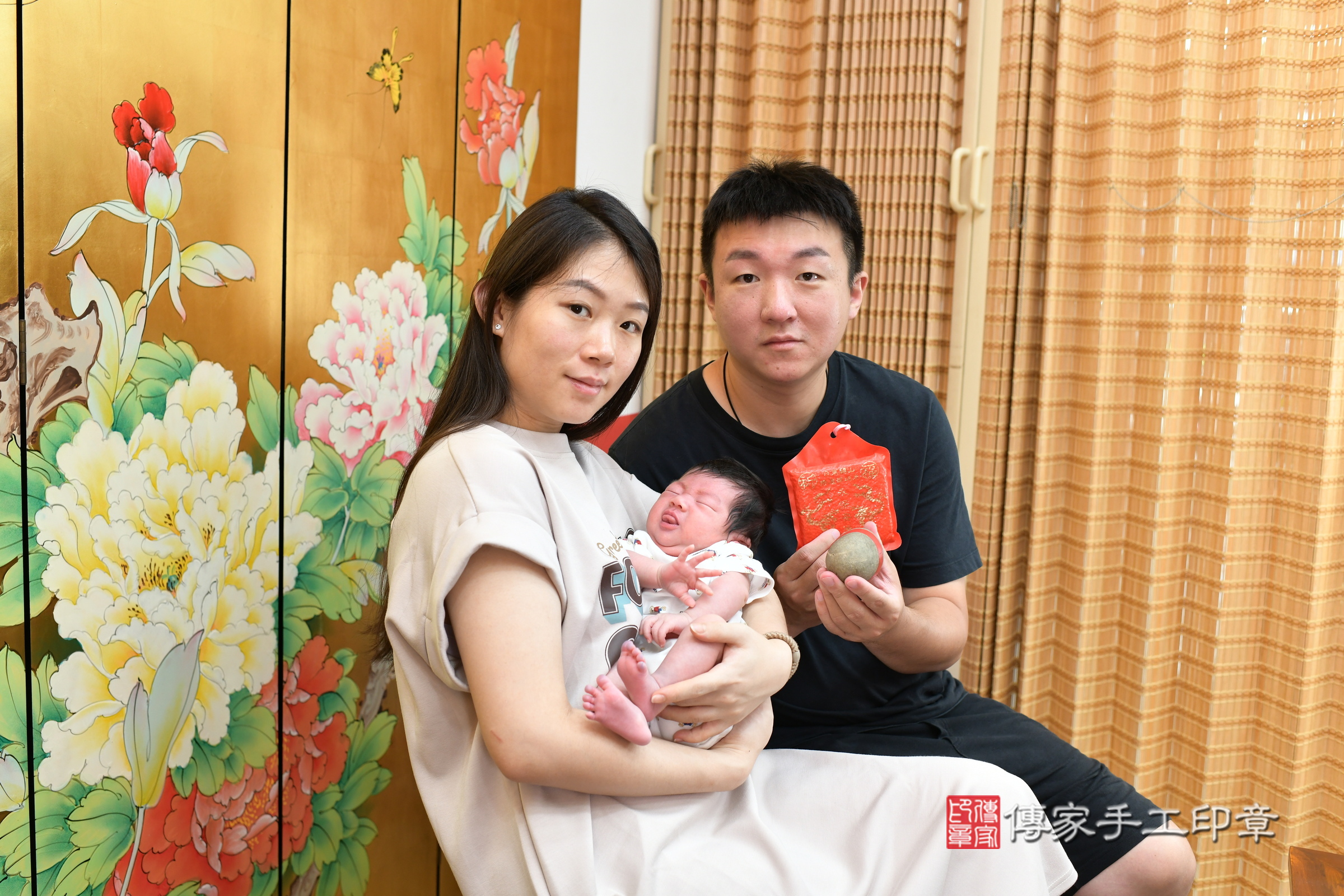 妍妍寶寶(台北市大同區嬰兒寶寶滿月剃頭理髮、嬰兒剃胎毛儀式吉祥話)。中國風會場，爸媽寶貝穿「日中韓」古裝禮服。專業拍照、證書。★購買「臍帶章、肚臍章、胎毛筆刷印章」贈送：剃頭、收涎、抓周，三選一。2024.9.23，照片14