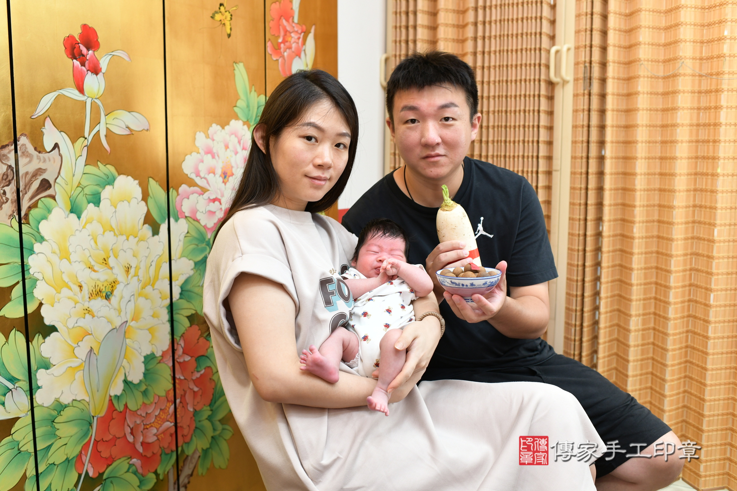 妍妍寶寶(台北市大同區嬰兒寶寶滿月剃頭理髮、嬰兒剃胎毛儀式吉祥話)。中國風會場，爸媽寶貝穿「日中韓」古裝禮服。專業拍照、證書。★購買「臍帶章、肚臍章、胎毛筆刷印章」贈送：剃頭、收涎、抓周，三選一。2024.9.23，照片16