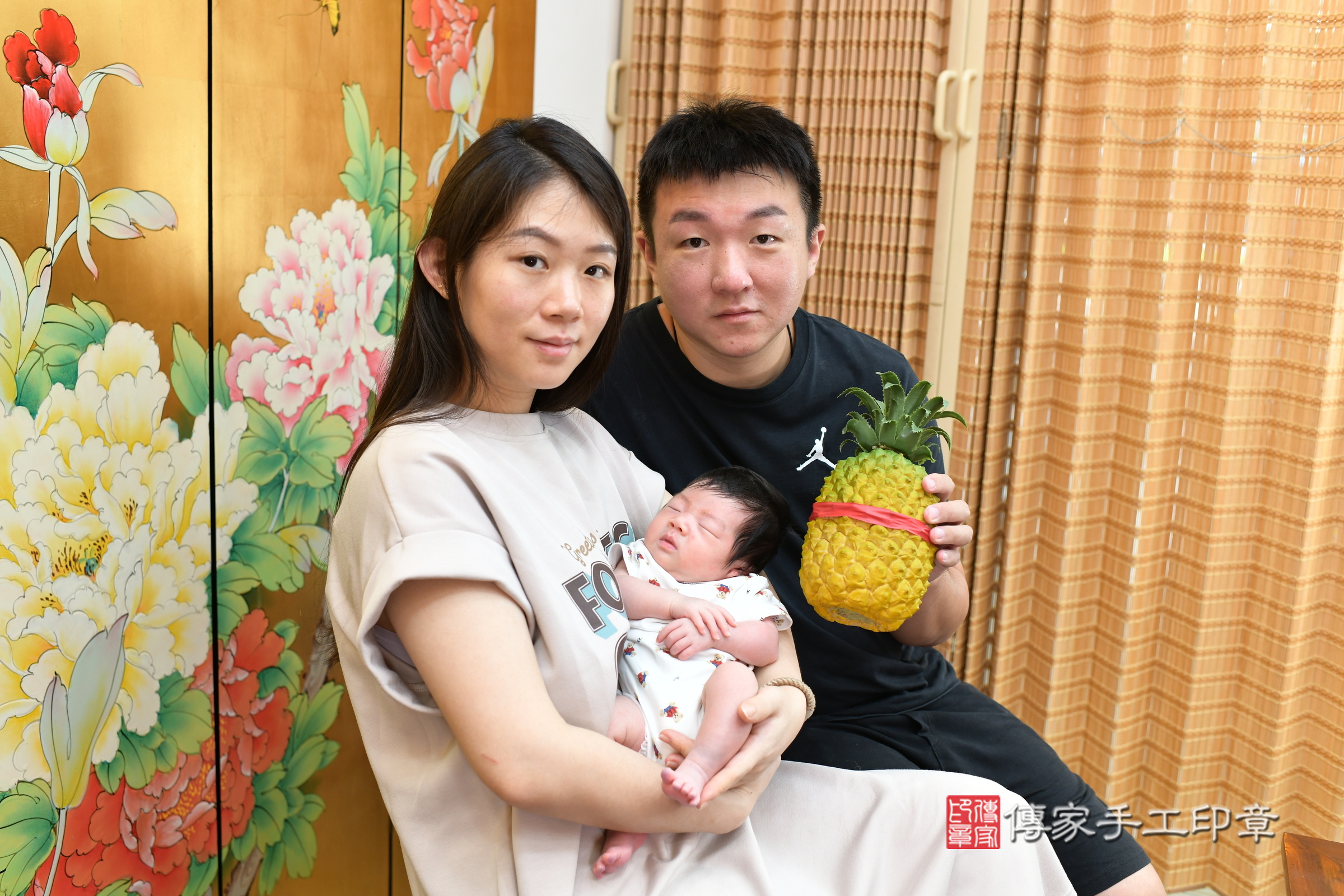 妍妍寶寶(台北市大同區嬰兒寶寶滿月剃頭理髮、嬰兒剃胎毛儀式吉祥話)。中國風會場，爸媽寶貝穿「日中韓」古裝禮服。專業拍照、證書。★購買「臍帶章、肚臍章、胎毛筆刷印章」贈送：剃頭、收涎、抓周，三選一。2024.9.23，照片19