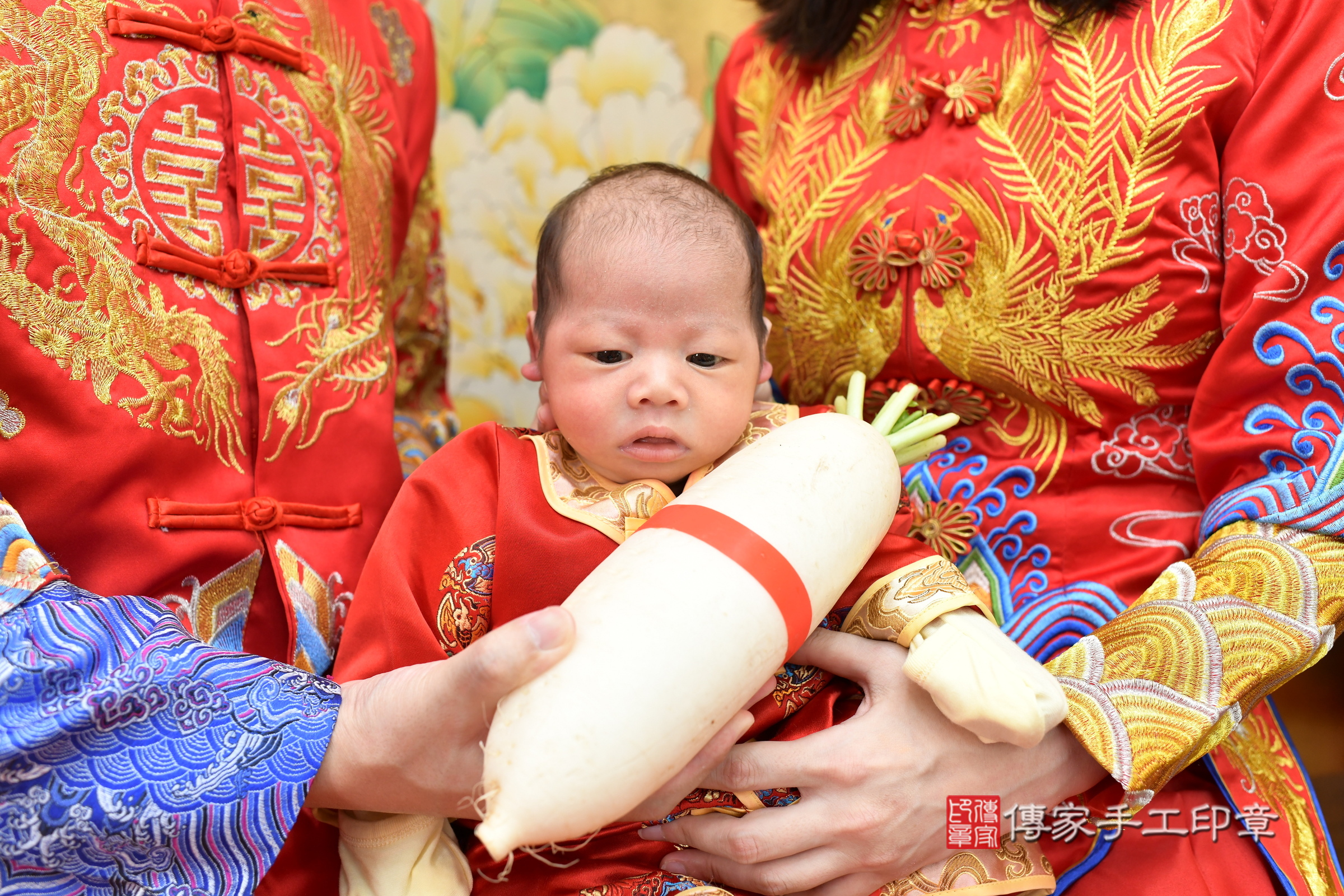 小軒寶寶(台北市大同區嬰兒寶寶滿月剃頭理髮、嬰兒剃胎毛儀式吉祥話)。中國風會場，爸媽寶貝穿「日中韓」古裝禮服。專業拍照、證書。★購買「臍帶章、肚臍章、胎毛筆刷印章」贈送：剃頭、收涎、抓周，三選一。2024.9.28，照片8