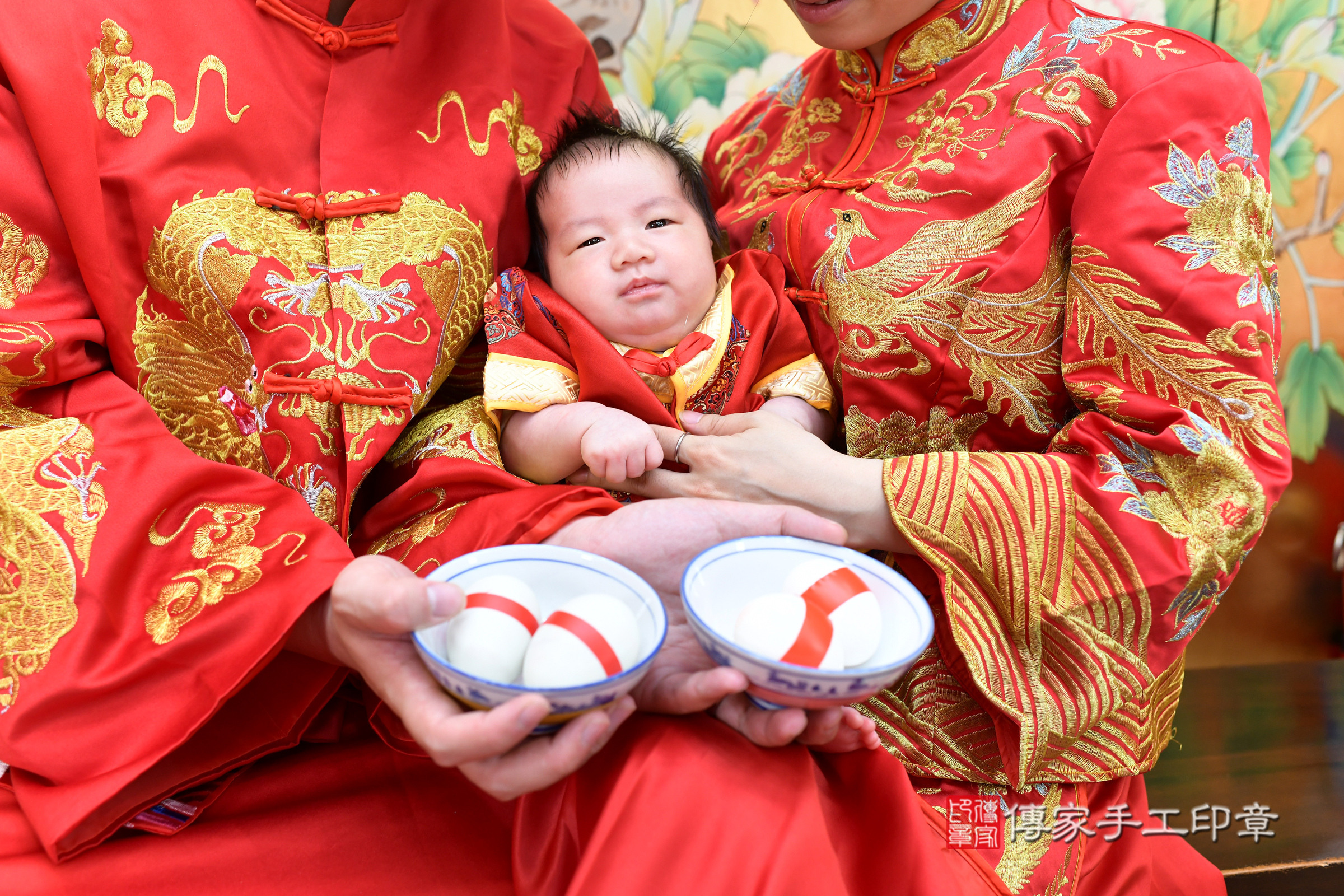 諺諺寶寶(台北市大同區嬰兒寶寶滿月剃頭理髮、嬰兒剃胎毛儀式吉祥話)。中國風會場，爸媽寶貝穿「日中韓」古裝禮服。專業拍照、證書。★購買「臍帶章、肚臍章、胎毛筆刷印章」贈送：剃頭、收涎、抓周，三選一。2024.9.23，照片9