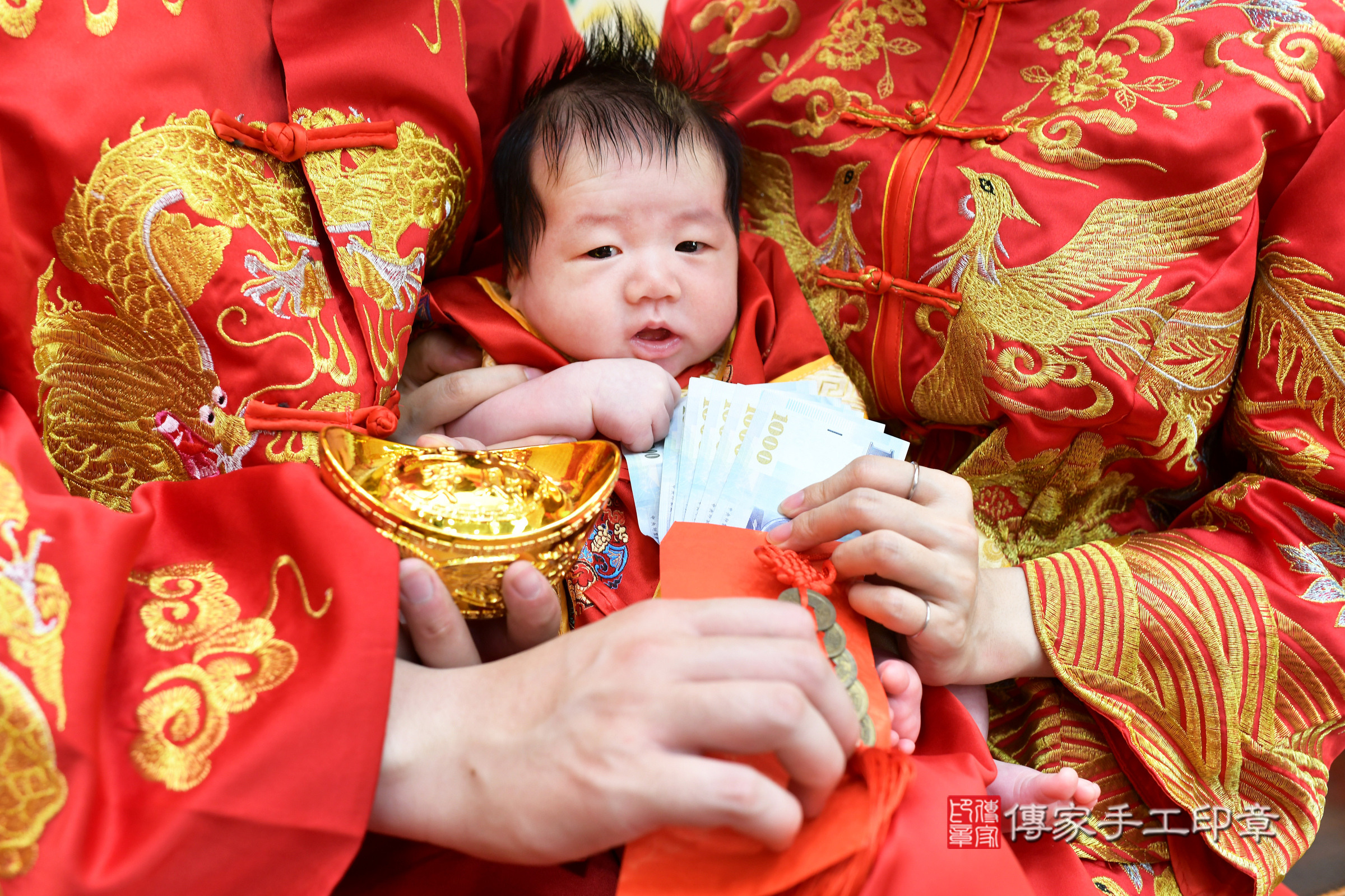 諺諺寶寶(台北市大同區嬰兒寶寶滿月剃頭理髮、嬰兒剃胎毛儀式吉祥話)。中國風會場，爸媽寶貝穿「日中韓」古裝禮服。專業拍照、證書。★購買「臍帶章、肚臍章、胎毛筆刷印章」贈送：剃頭、收涎、抓周，三選一。2024.9.23，照片19