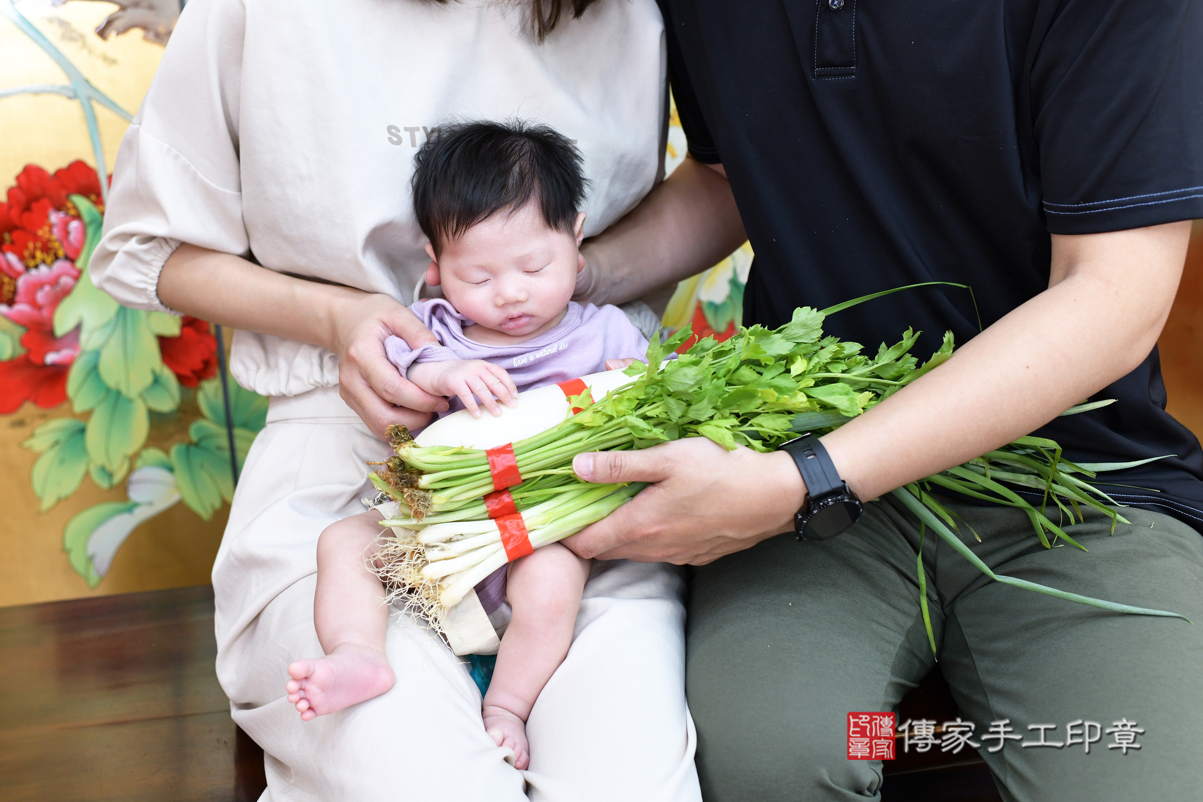 小渝寶寶(台北市大同區嬰兒寶寶滿月剃頭理髮、嬰兒剃胎毛儀式吉祥話)。中國風會場，爸媽寶貝穿「日中韓」古裝禮服。專業拍照、證書。★購買「臍帶章、肚臍章、胎毛筆刷印章」贈送：剃頭、收涎、抓周，三選一。2024.9.28，照片14