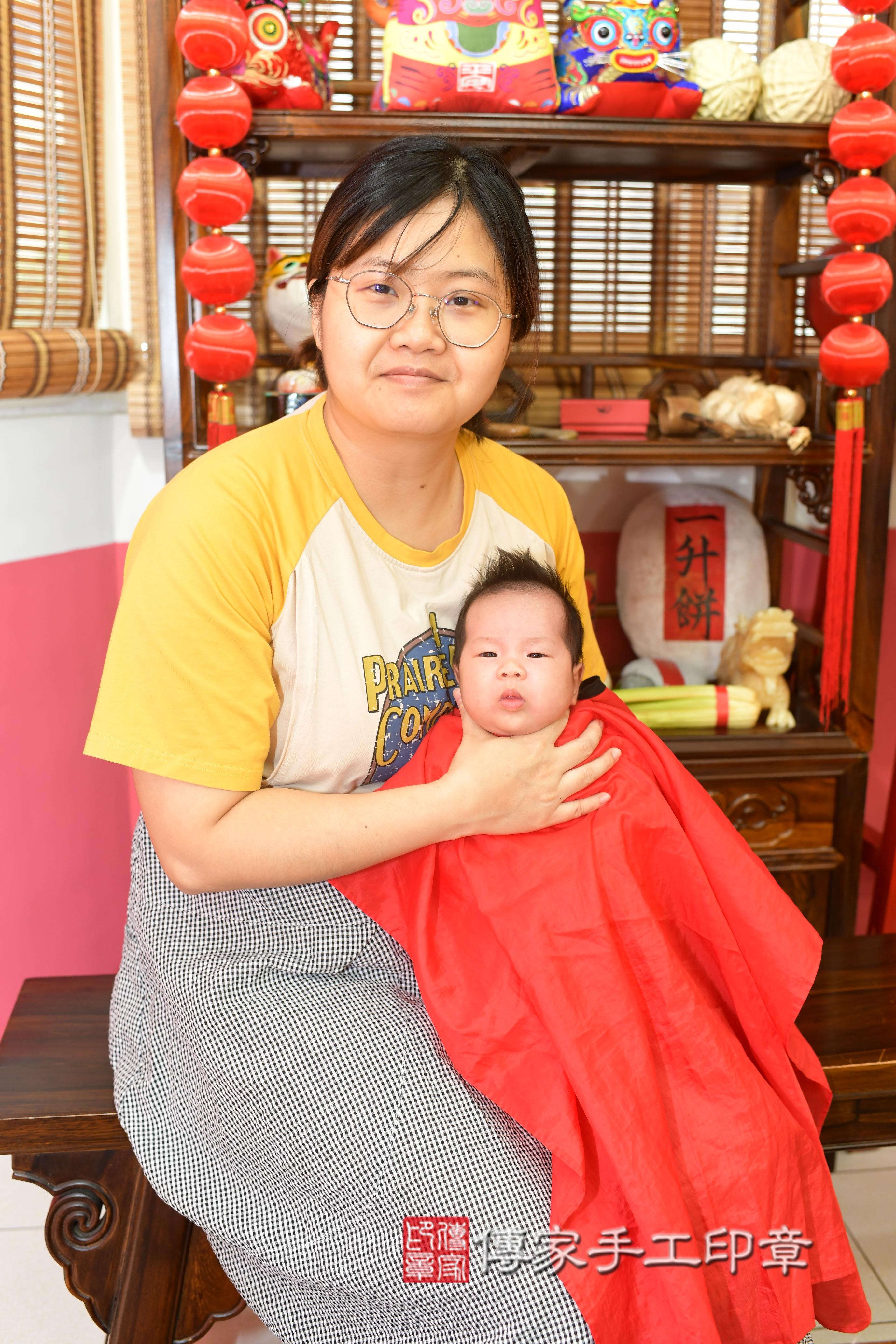 傳家手工印章高雄店、抓周、度脺、中國風會場、傳家嬰兒古禮、吉祥話、抓周道具物品24種、拍照。抓周證書。寶寶抓周、滿周歲、生日快樂、祝福