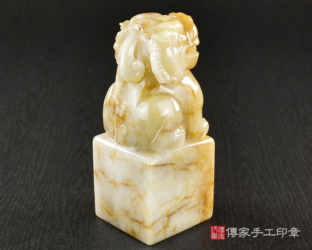 傳家手工印章實際成品：頂級新疆黃玉精雕獅子廟章：廟章、神明印章、大印章