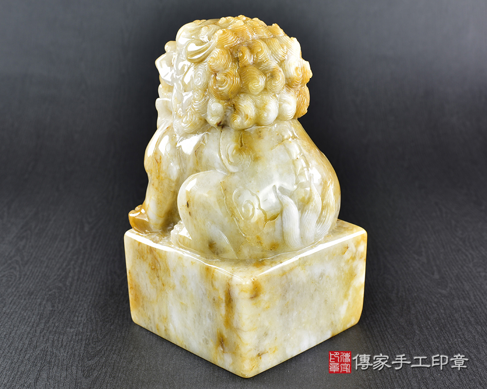 傳家手工印章實際成品：頂級新疆黃玉精雕獅子廟章：廟章、神明印章、大印章