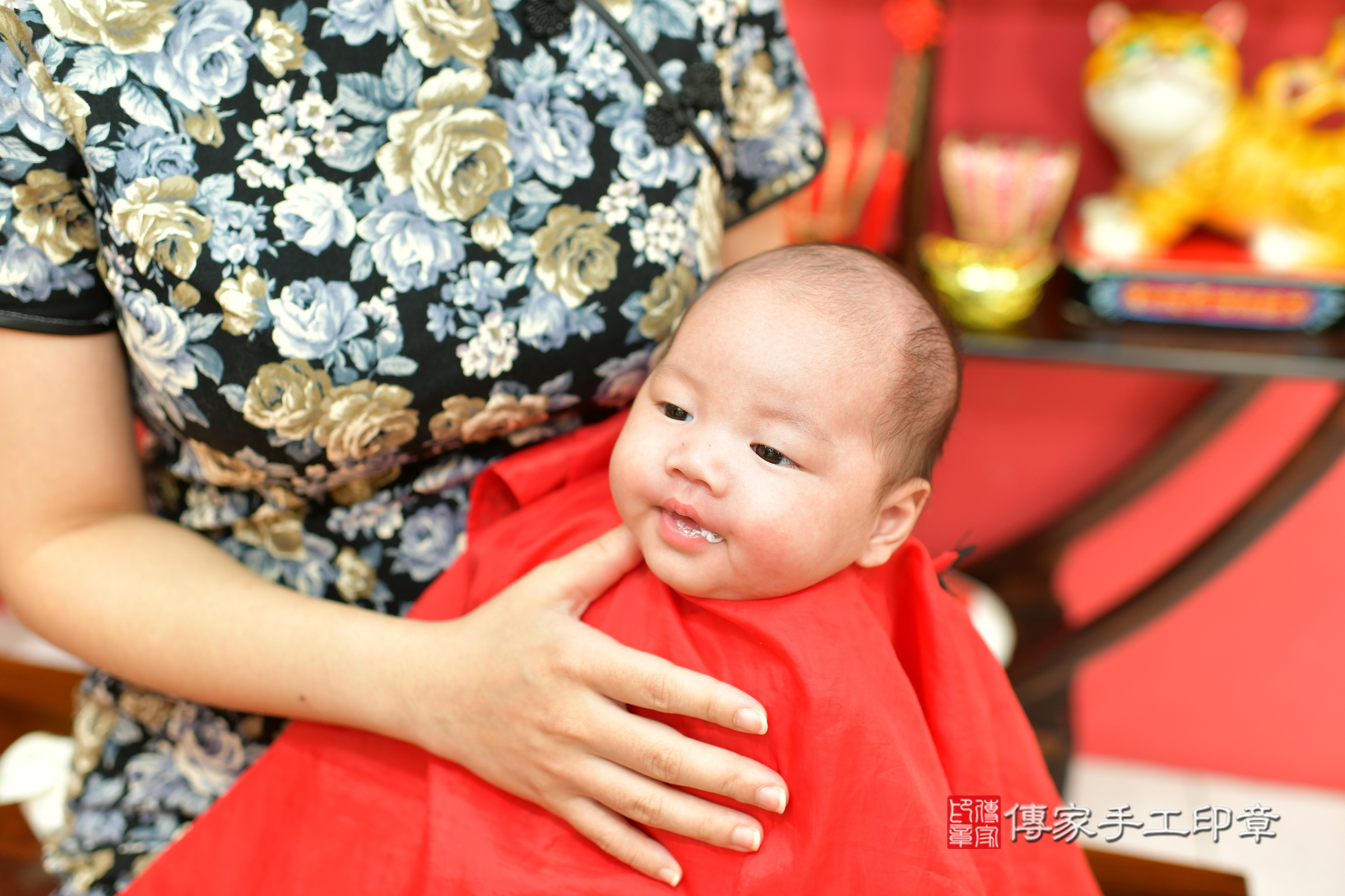 安安寶寶(台中市北區嬰兒寶寶滿月剃頭理髮、嬰兒剃胎毛儀式吉祥話)。中國風會場，爸媽寶貝穿「日中韓」古裝禮服。專業拍照、證書。★購買「臍帶章、肚臍章、胎毛筆刷印章」贈送：剃頭、收涎、抓周，三選一。2024.9.22，照片14