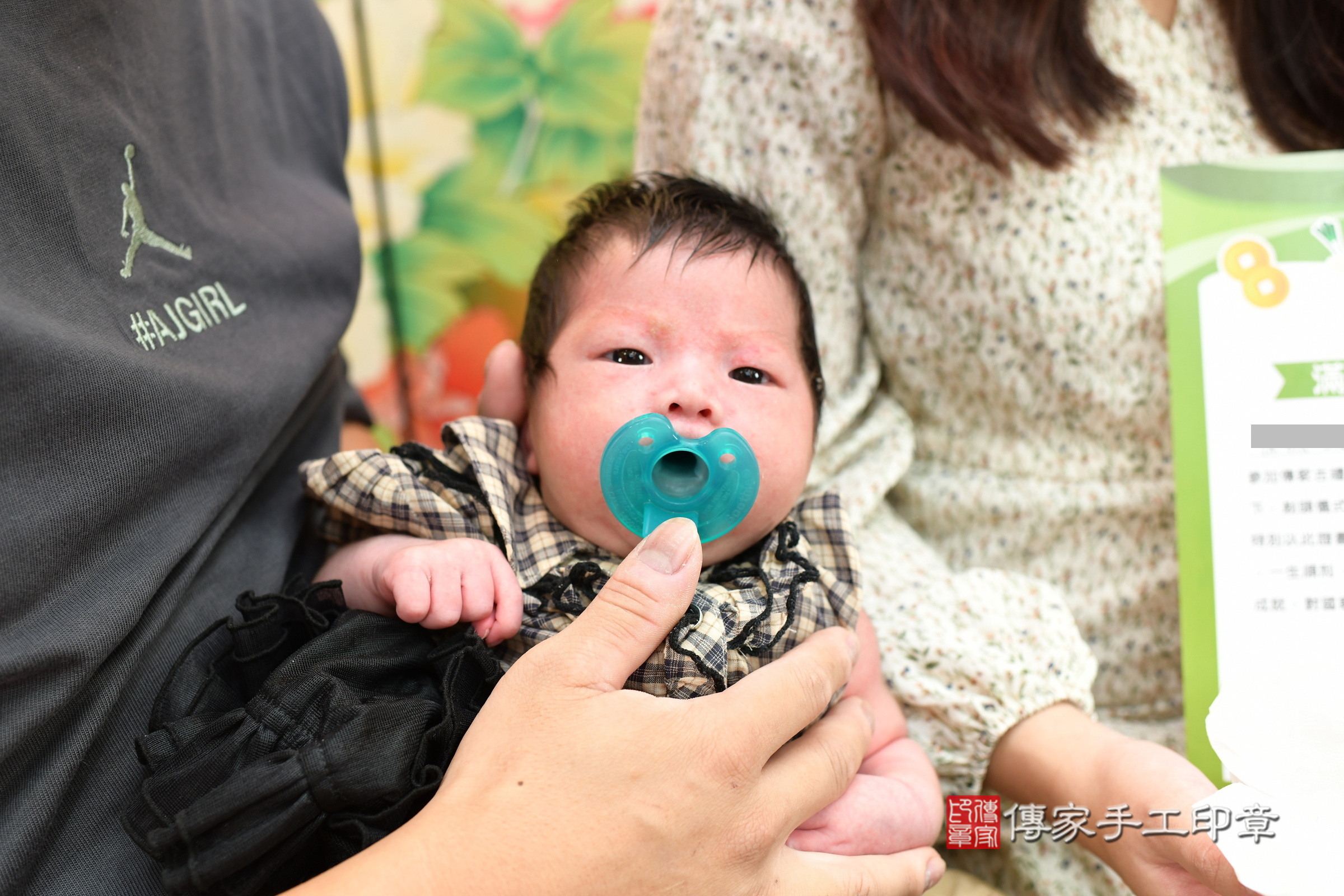 小璇寶寶(台北市大同區嬰兒寶寶滿月剃頭理髮、嬰兒剃胎毛儀式吉祥話)。中國風會場，爸媽寶貝穿「日中韓」古裝禮服。專業拍照、證書。★購買「臍帶章、肚臍章、胎毛筆刷印章」贈送：剃頭、收涎、抓周，三選一。2024.10.13，照片18