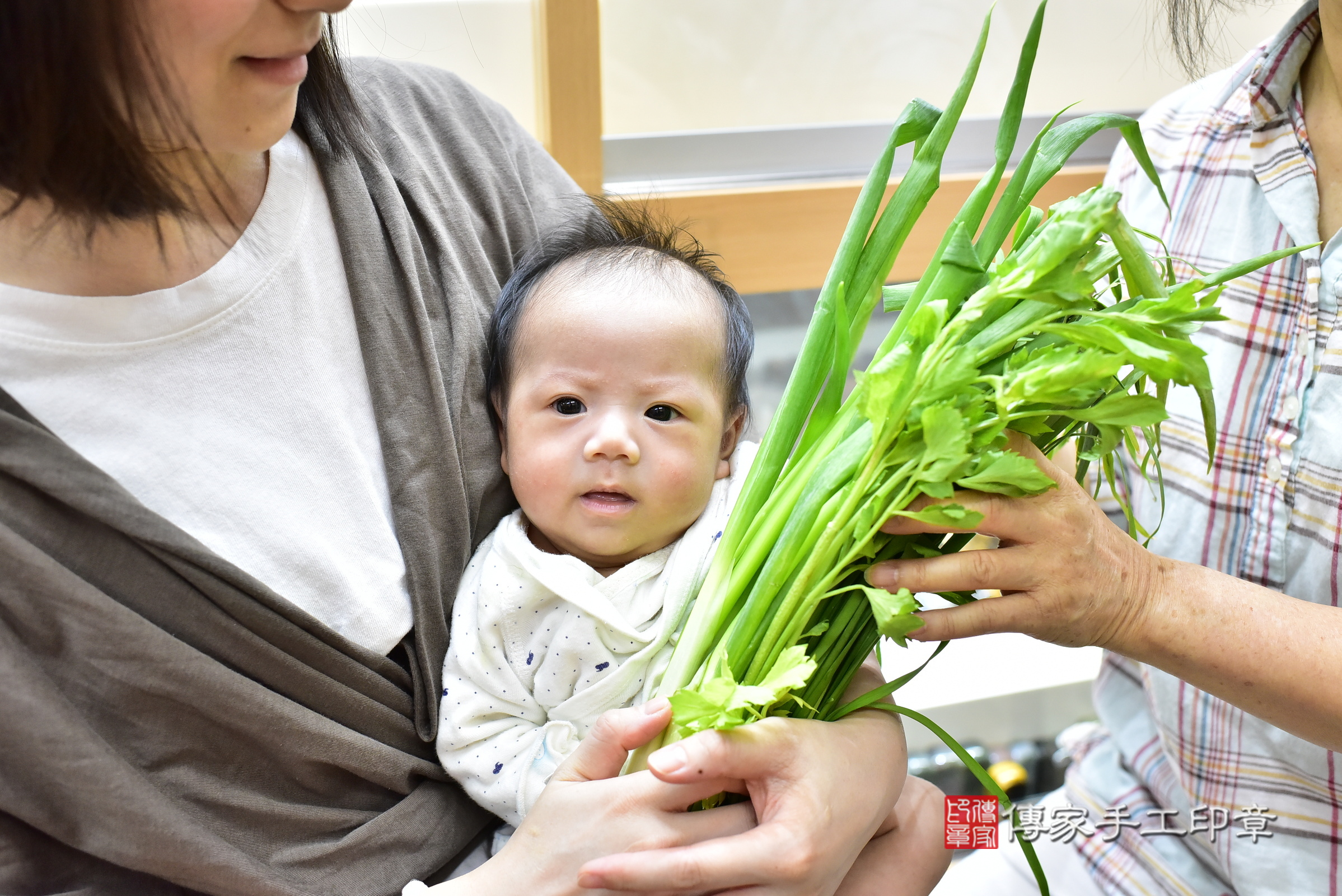 甯甯寶寶(新北市永和區嬰兒寶寶滿月剃頭理髮、嬰兒剃胎毛儀式吉祥話)。中國風會場，爸媽寶貝穿「日中韓」古裝禮服。專業拍照、證書。★購買「臍帶章、肚臍章、胎毛筆刷印章」贈送：剃頭、收涎、抓周，三選一。2024.10.21，照片7