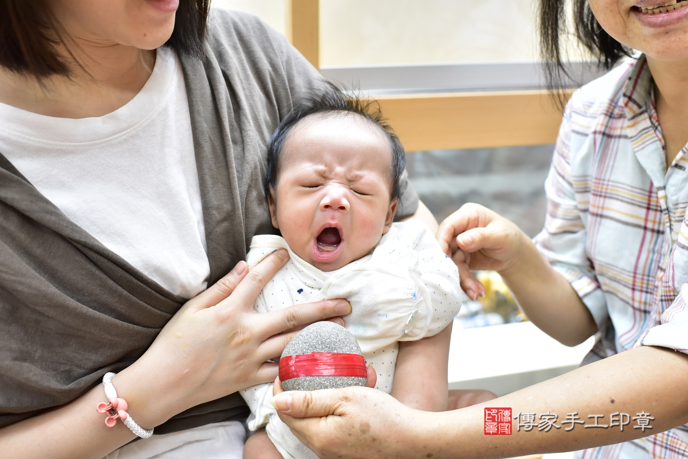 甯甯寶寶(新北市永和區嬰兒寶寶滿月剃頭理髮、嬰兒剃胎毛儀式吉祥話)。中國風會場，爸媽寶貝穿「日中韓」古裝禮服。專業拍照、證書。★購買「臍帶章、肚臍章、胎毛筆刷印章」贈送：剃頭、收涎、抓周，三選一。2024.10.21，照片5