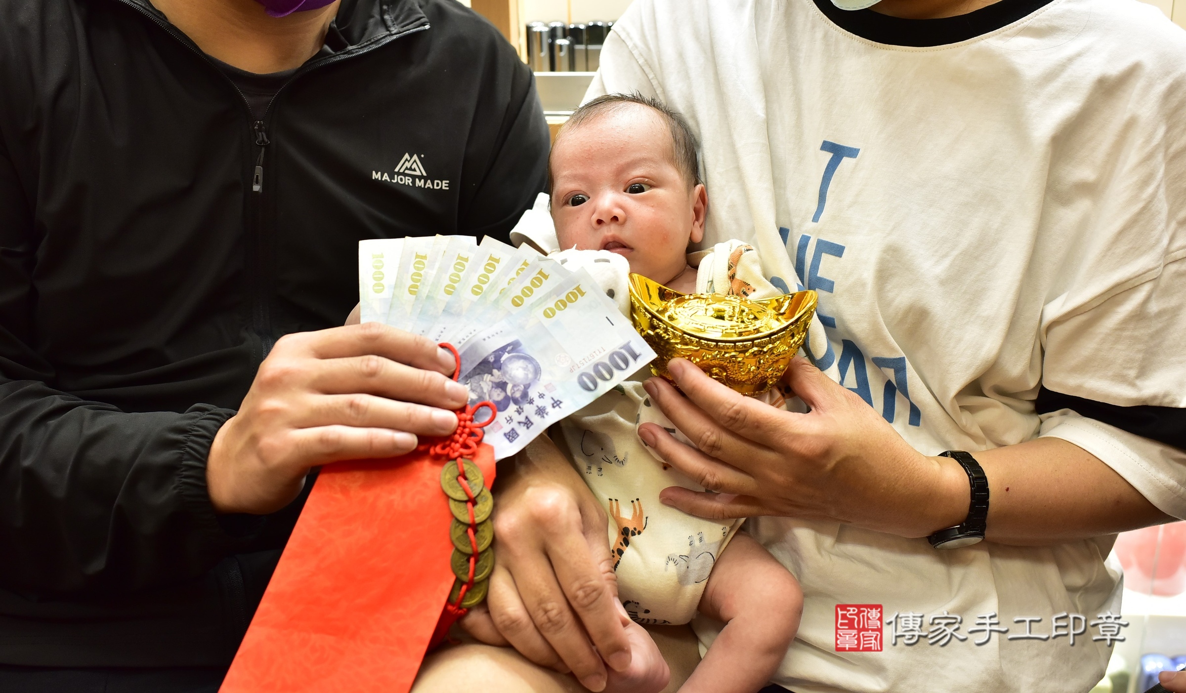 小語寶寶(新北市永和區嬰兒寶寶滿月剃頭理髮、嬰兒剃胎毛儀式吉祥話)。中國風會場，爸媽寶貝穿「日中韓」古裝禮服。專業拍照、證書。★購買「臍帶章、肚臍章、胎毛筆刷印章」贈送：剃頭、收涎、抓周，三選一。2024.11.3，照片4