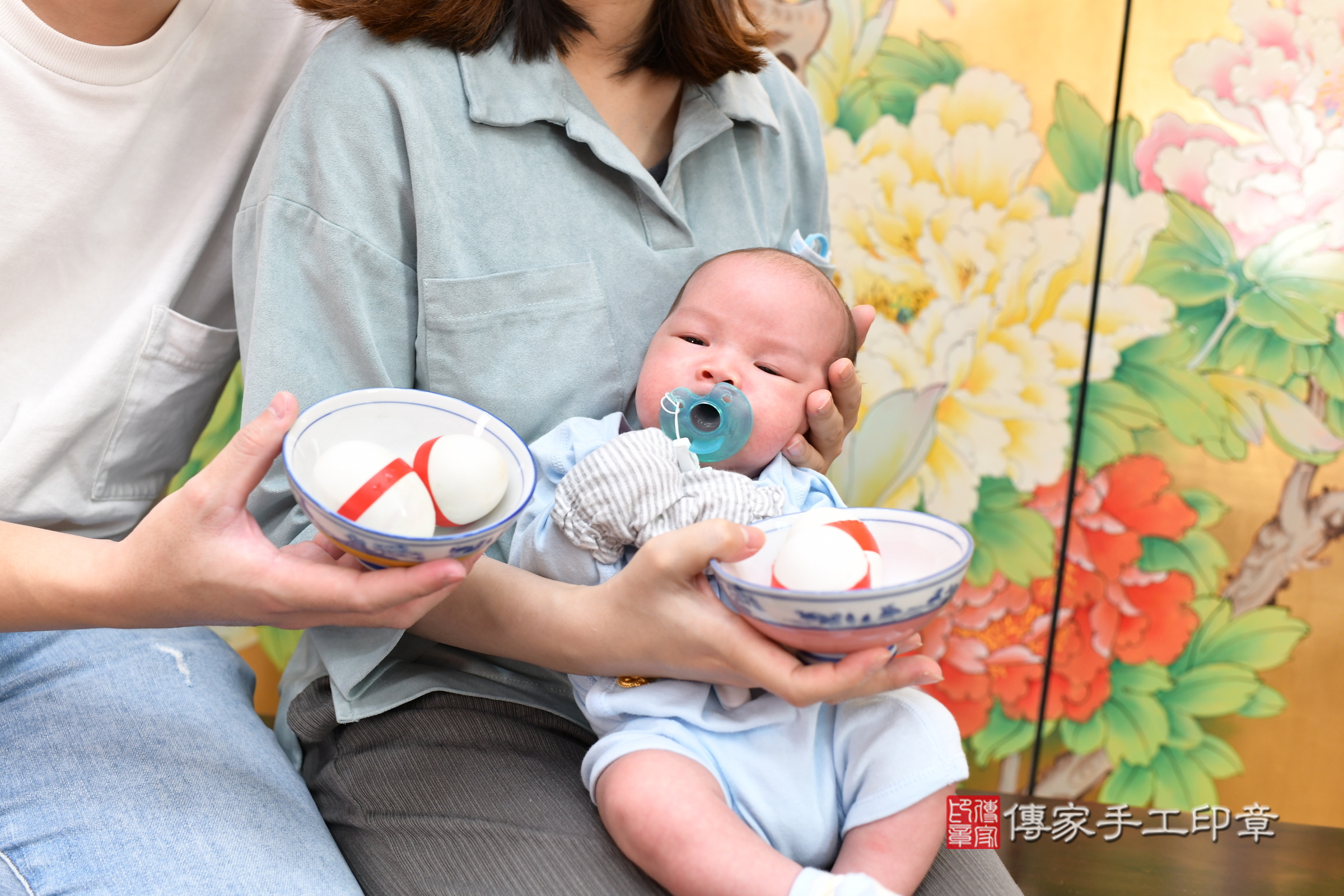 佑佑寶寶(台北市大同區嬰兒寶寶滿月剃頭理髮、嬰兒剃胎毛儀式吉祥話)。中國風會場，爸媽寶貝穿「日中韓」古裝禮服。專業拍照、證書。★購買「臍帶章、肚臍章、胎毛筆刷印章」贈送：剃頭、收涎、抓周，三選一。2024.11.11，照片9