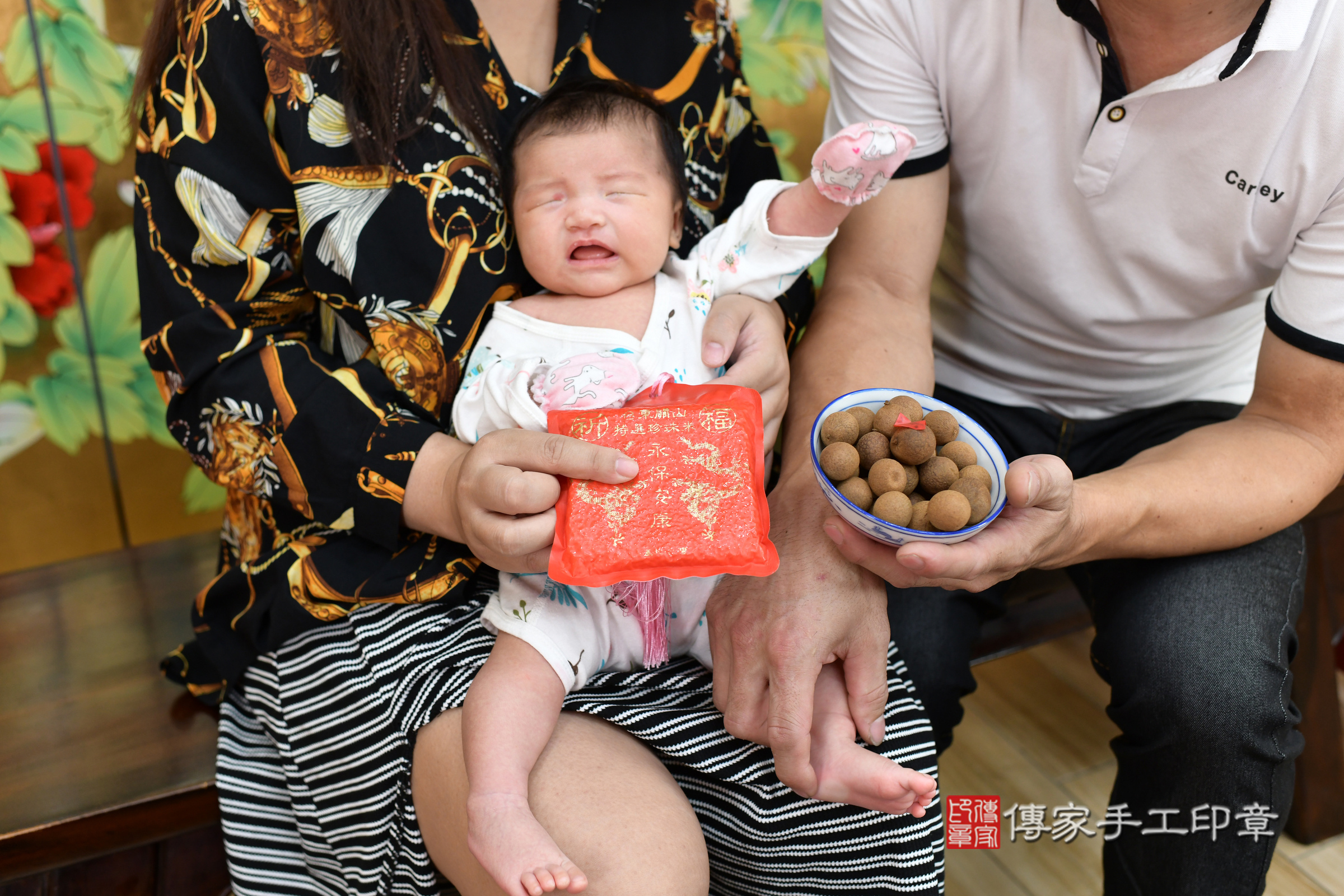 小茹寶寶(台北市大同區嬰兒寶寶滿月剃頭理髮、嬰兒剃胎毛儀式吉祥話)。中國風會場，爸媽寶貝穿「日中韓」古裝禮服。專業拍照、證書。★購買「臍帶章、肚臍章、胎毛筆刷印章」贈送：剃頭、收涎、抓周，三選一。2024.11.13，照片13