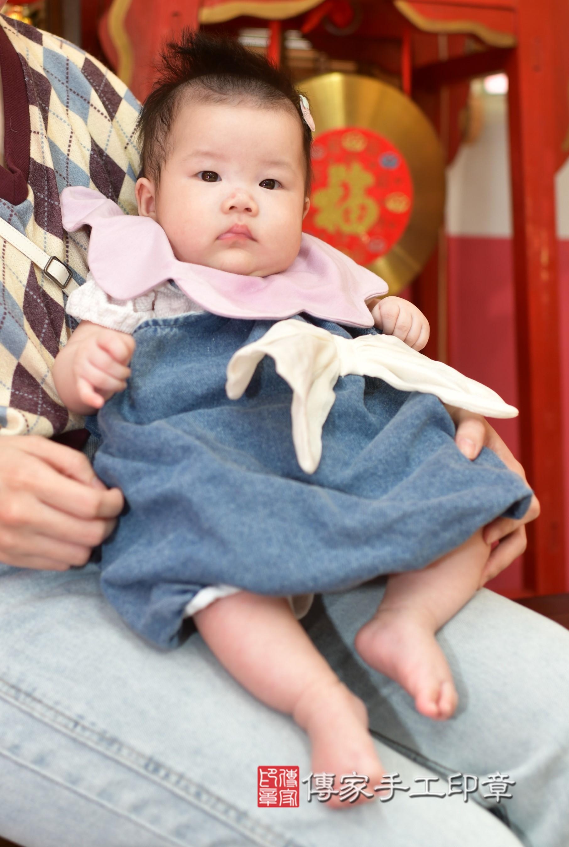 傳家手工印章高雄店、抓周、度脺、中國風會場、傳家嬰兒古禮、吉祥話、抓周道具物品24種、拍照。抓周證書。寶寶抓周、滿周歲、生日快樂、祝福