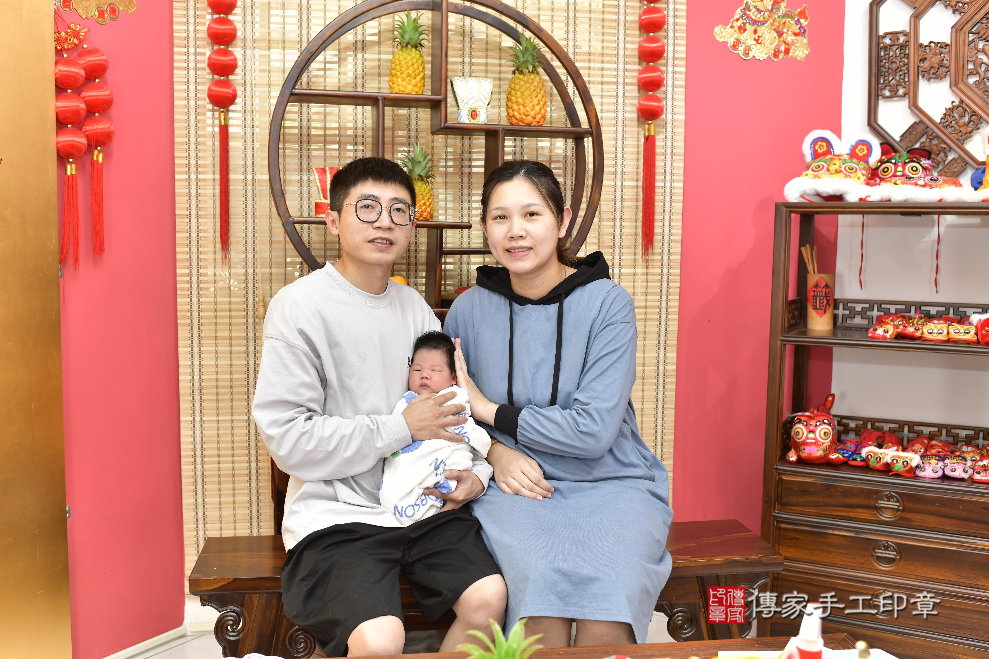 傳家手工印章新竹店、抓周、度脺、中國風會場、傳家嬰兒古禮、吉祥話、抓周道具物品24種、拍照。抓周證書。寶寶抓周、滿周歲、生日快樂、祝福