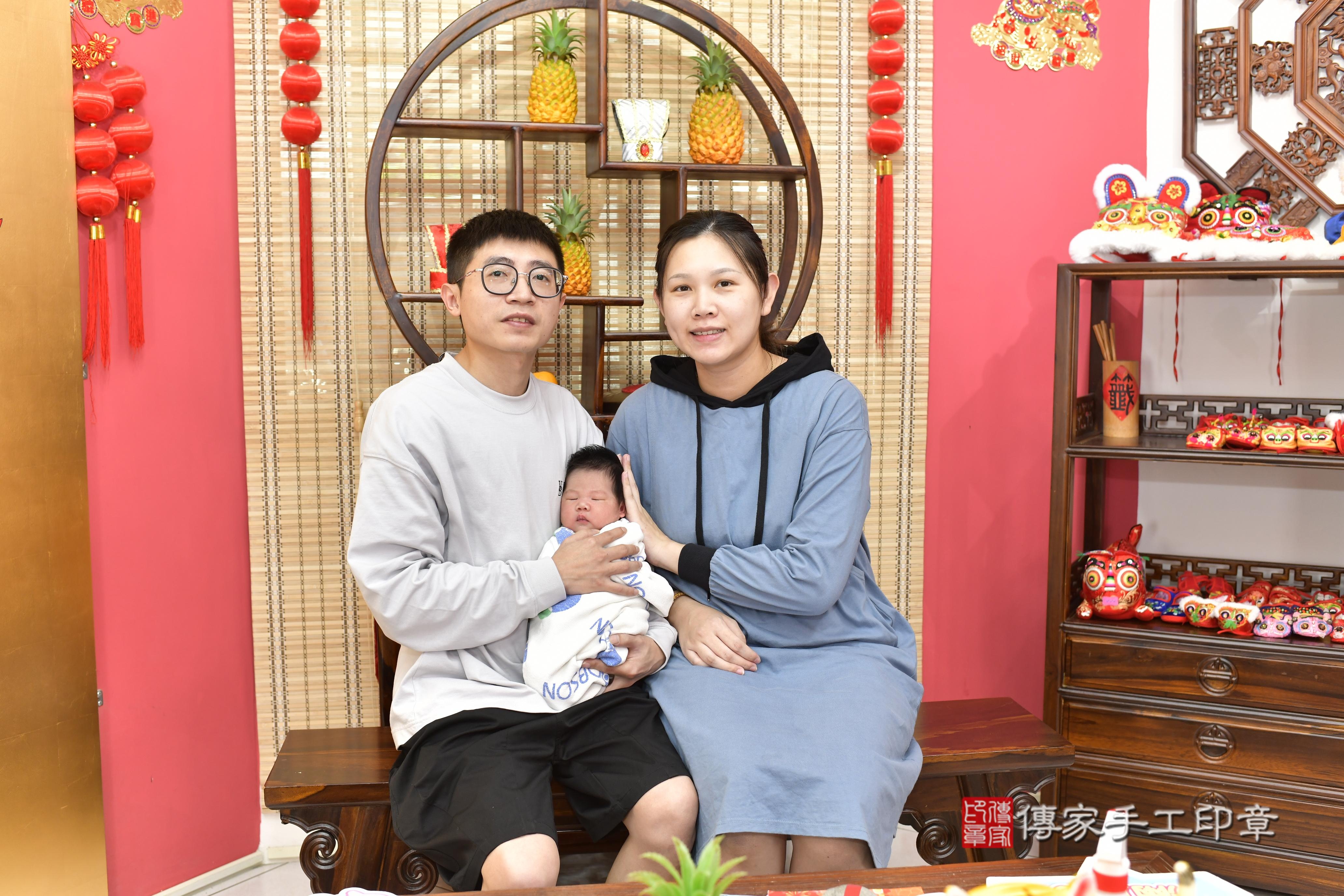 傳家手工印章新竹店、抓周、度脺、中國風會場、傳家嬰兒古禮、吉祥話、抓周道具物品24種、拍照。抓周證書。寶寶抓周、滿周歲、生日快樂、祝福