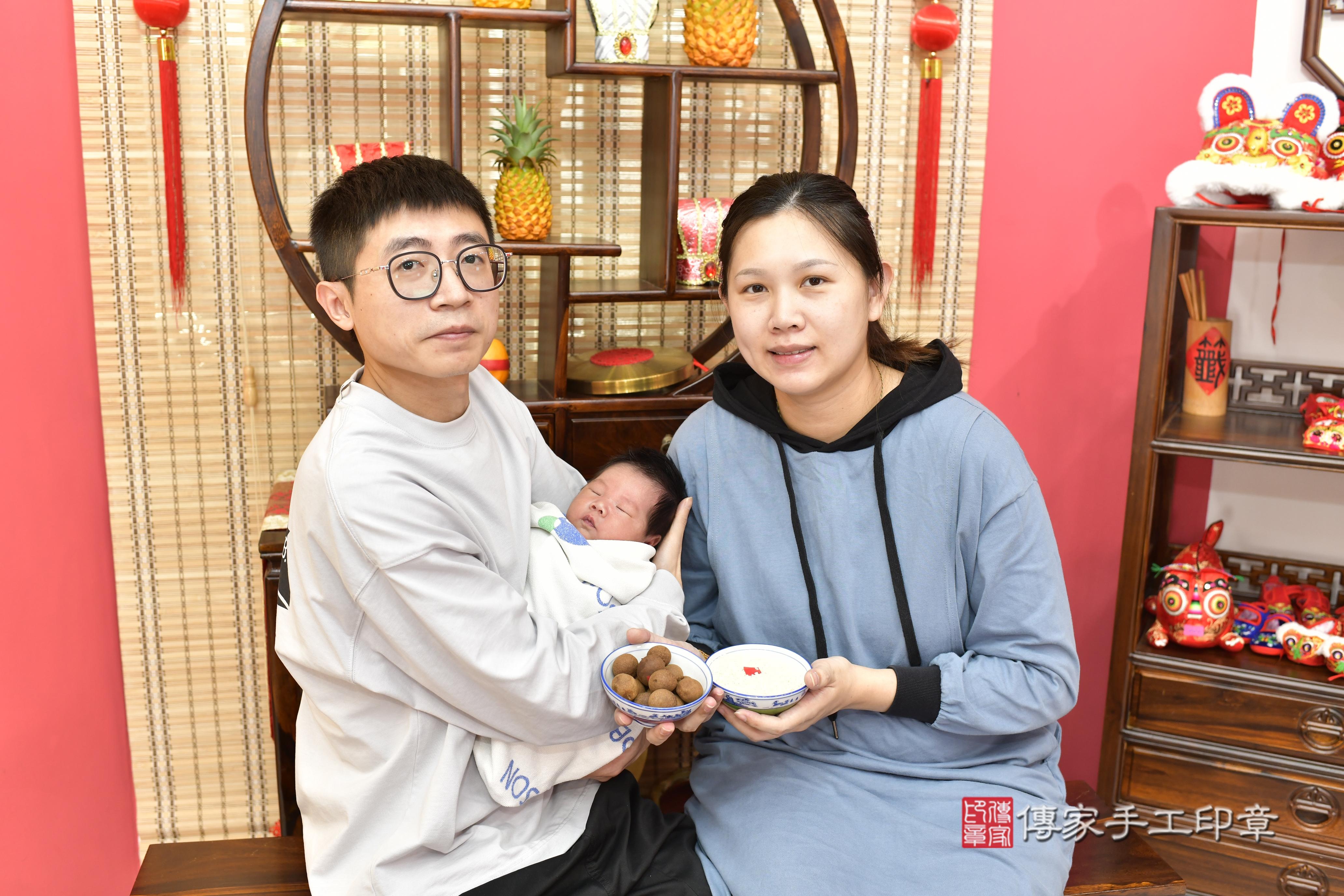 傳家手工印章新竹店、抓周、度脺、中國風會場、傳家嬰兒古禮、吉祥話、抓周道具物品24種、拍照。抓周證書。寶寶抓周、滿周歲、生日快樂、祝福