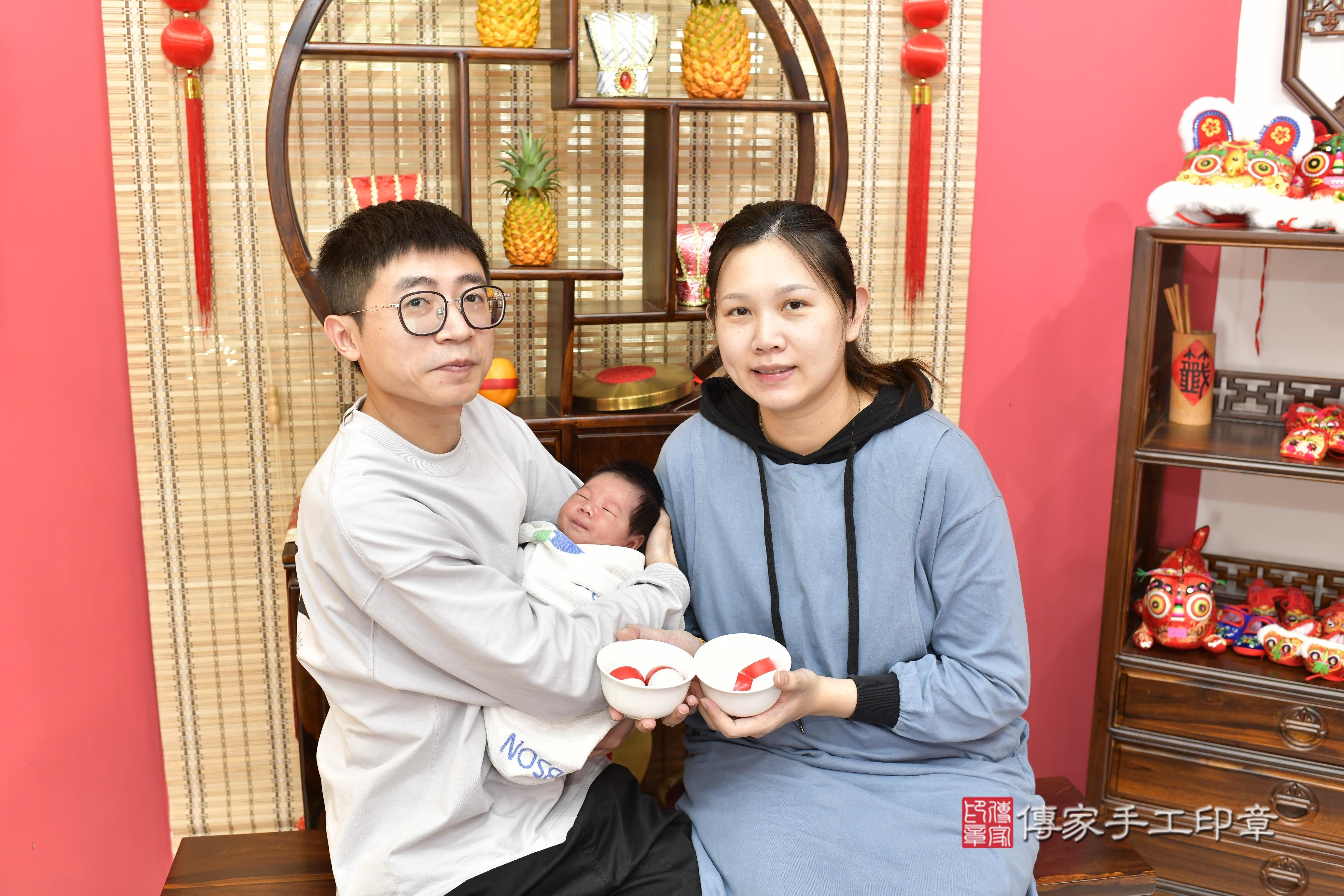 傳家手工印章新竹店、抓周、度脺、中國風會場、傳家嬰兒古禮、吉祥話、抓周道具物品24種、拍照。抓周證書。寶寶抓周、滿周歲、生日快樂、祝福