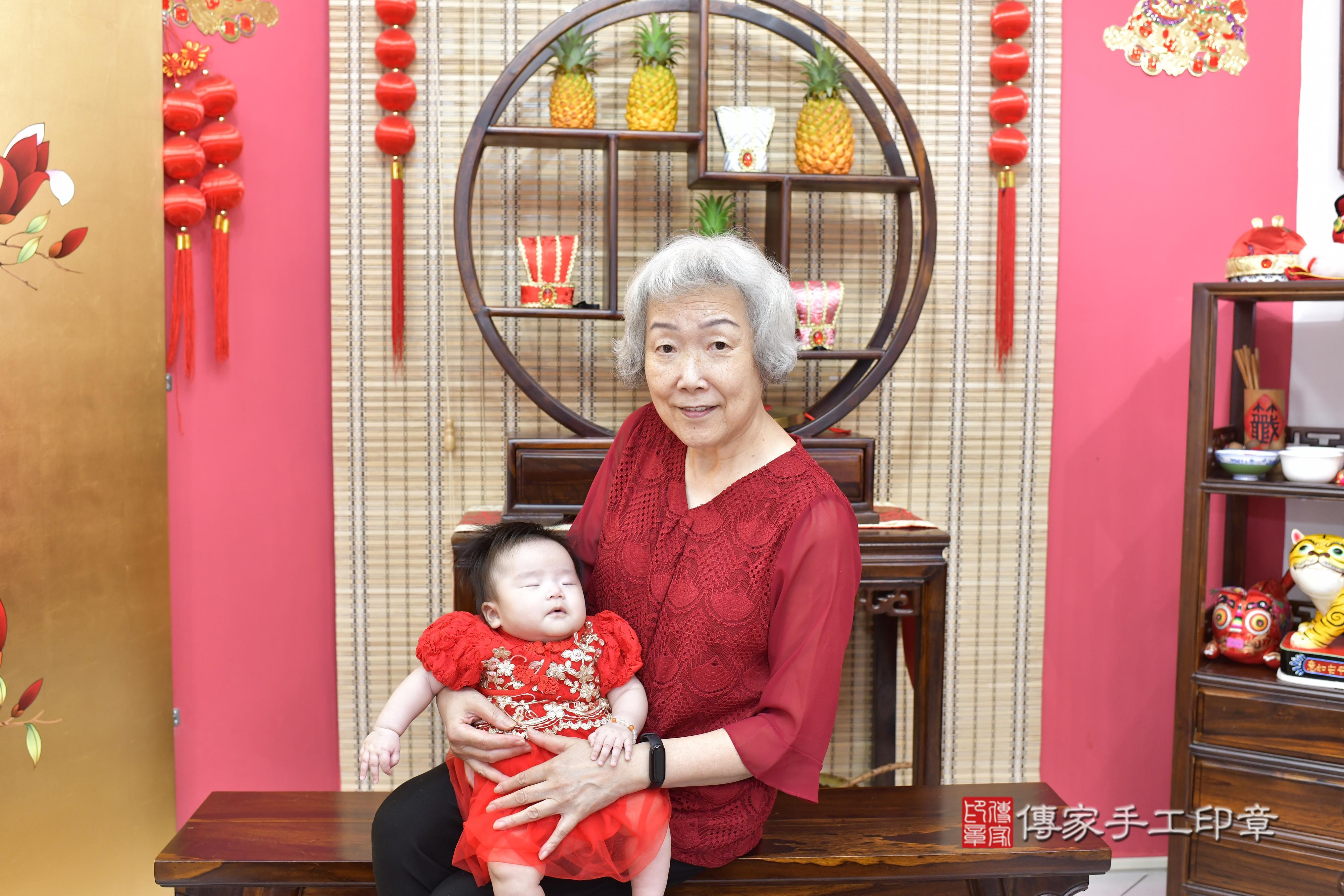 傳家手工印章新竹店、抓周、度脺、中國風會場、傳家嬰兒古禮、吉祥話、抓周道具物品24種、拍照。抓周證書。寶寶抓周、滿周歲、生日快樂、祝福