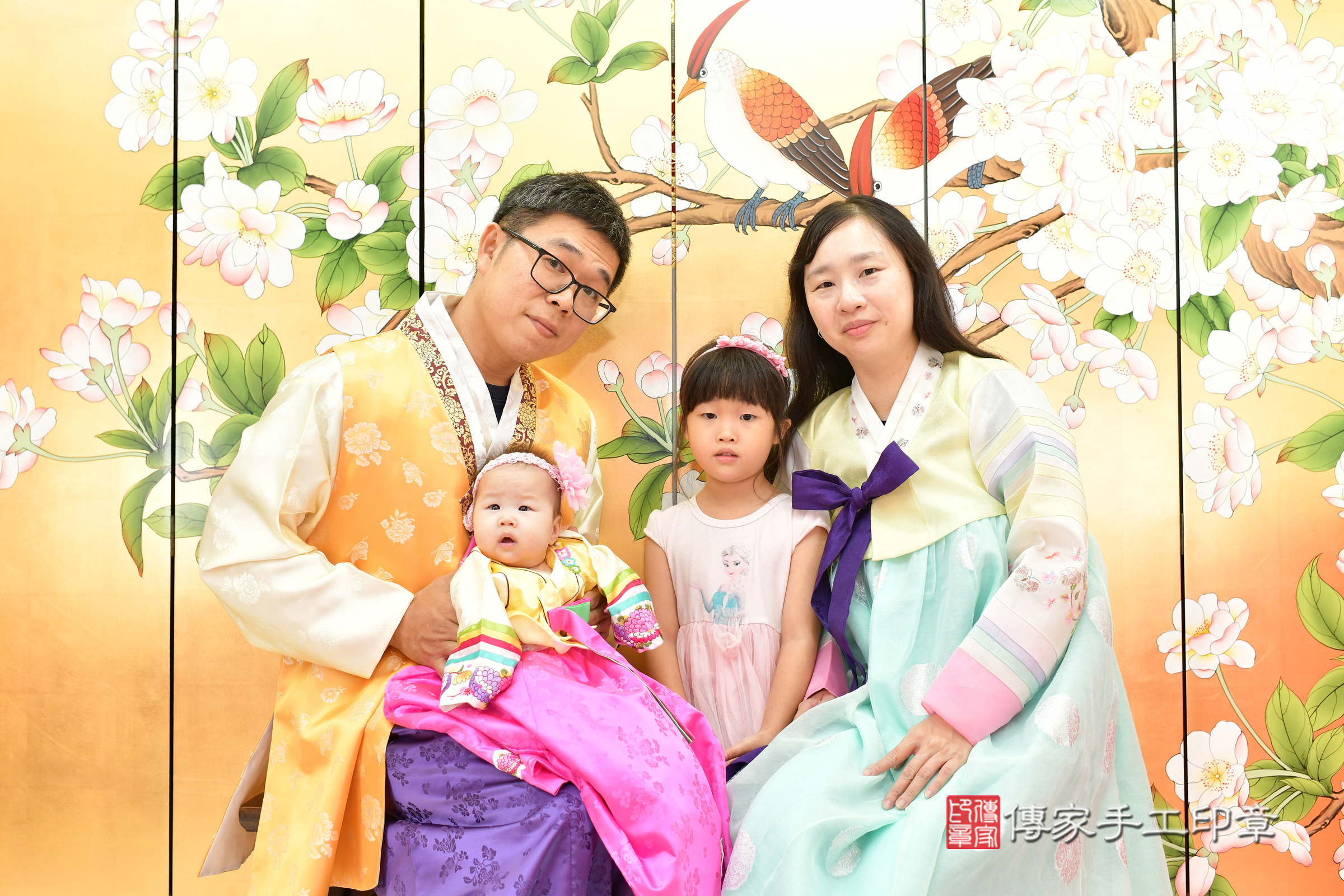 台中市北區小慈寶寶收涎推薦:傳家台中店收涎中國風會場,嬰兒古禮收涎收口水流程儀式、收涎吉祥話、收涎餅乾、收涎拍照。收涎證書。2024.11.17,照片5 台中市北區小慈寶寶收涎推薦:傳家台中店收涎中國風會場,嬰兒古禮收涎收口水流程儀式、收涎吉祥話、收涎餅乾、收涎拍照。收涎證書。2024.11.17,照片5