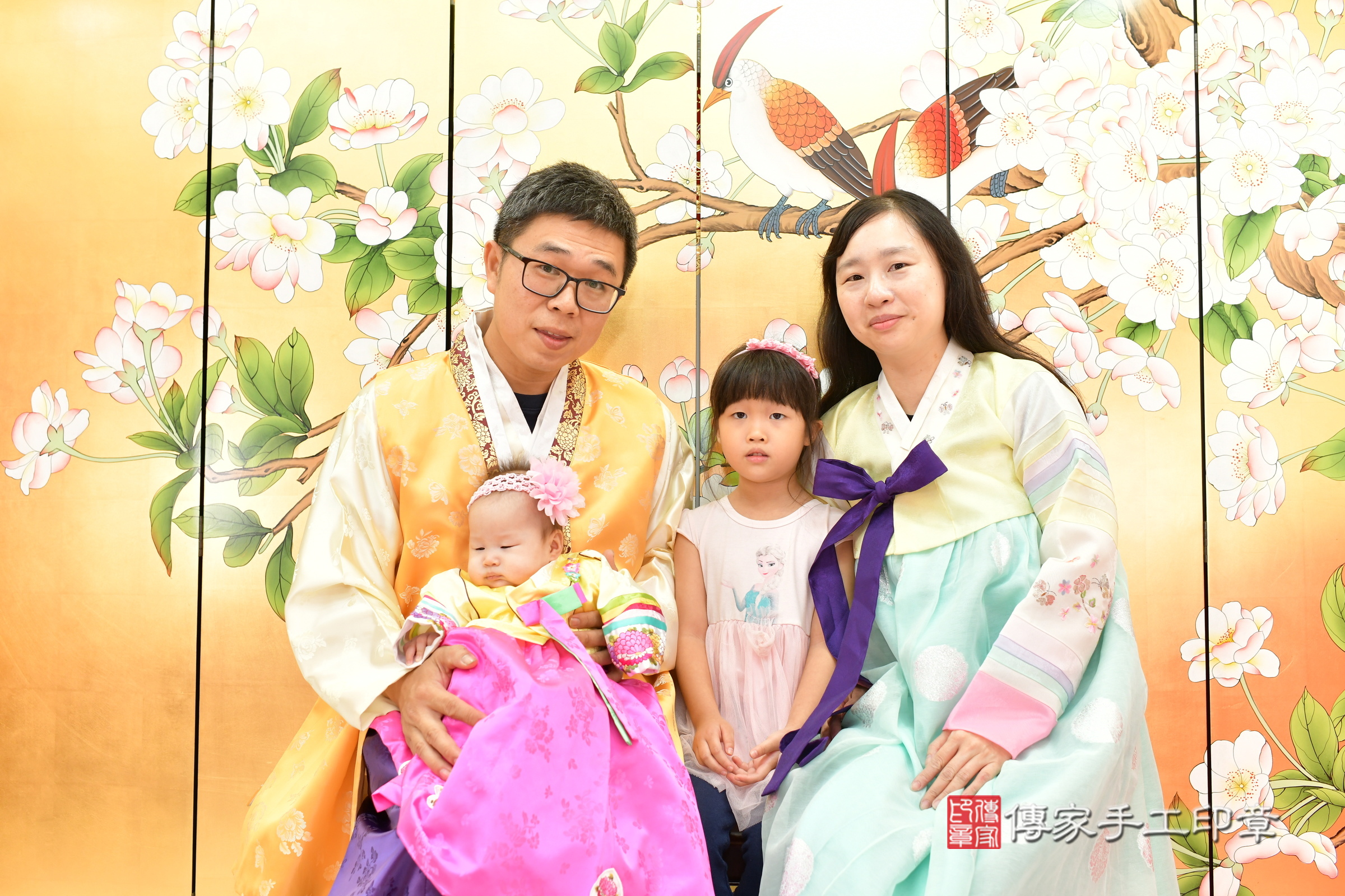 台中市北區小慈寶寶收涎推薦:傳家台中店收涎中國風會場,嬰兒古禮收涎收口水流程儀式、收涎吉祥話、收涎餅乾、收涎拍照。收涎證書。2024.11.17,照片3 台中市北區小慈寶寶收涎推薦:傳家台中店收涎中國風會場,嬰兒古禮收涎收口水流程儀式、收涎吉祥話、收涎餅乾、收涎拍照。收涎證書。2024.11.17,照片3