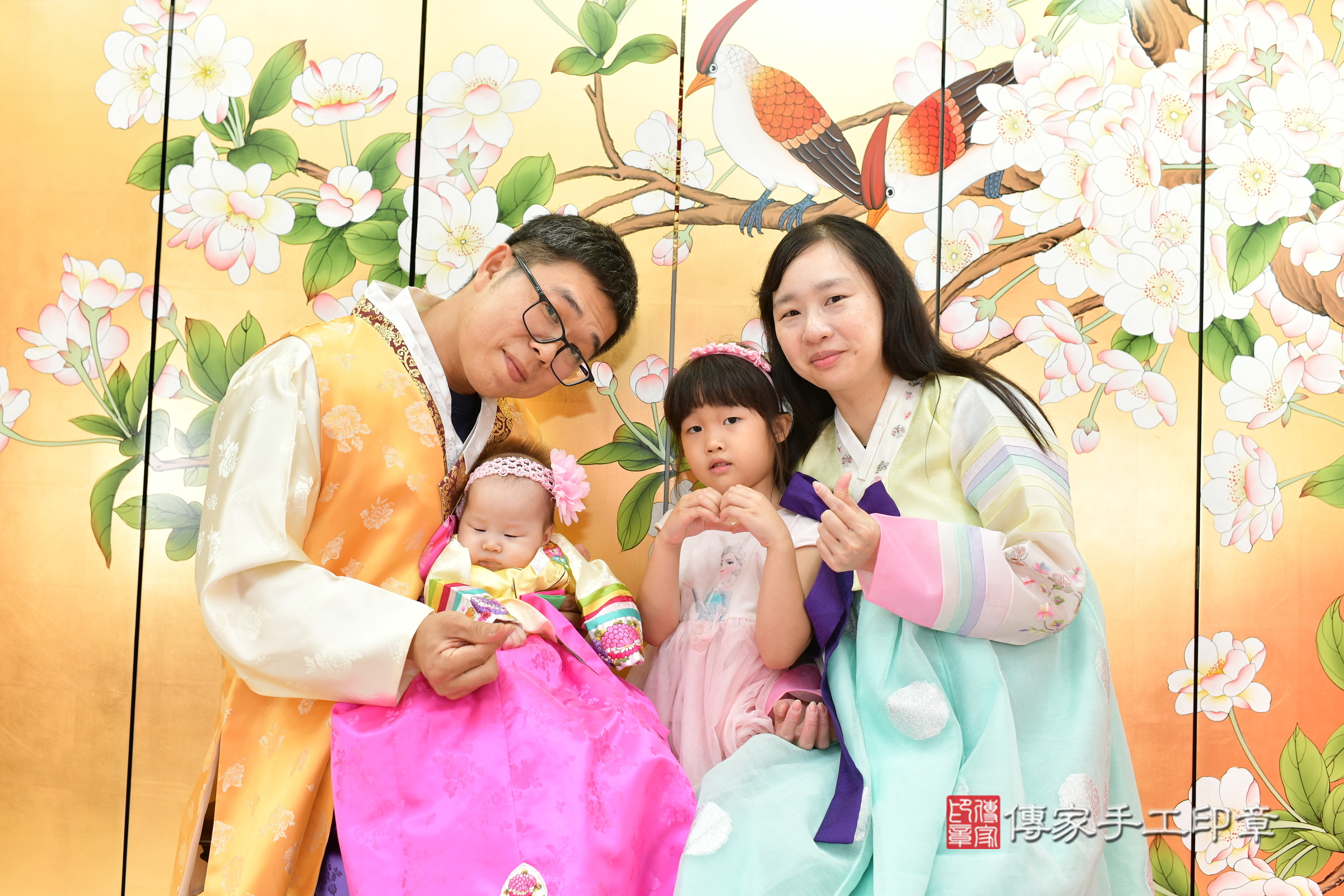 台中市北區小慈寶寶收涎推薦:傳家台中店收涎中國風會場,嬰兒古禮收涎收口水流程儀式、收涎吉祥話、收涎餅乾、收涎拍照。收涎證書。2024.11.17,照片6 台中市北區小慈寶寶收涎推薦:傳家台中店收涎中國風會場,嬰兒古禮收涎收口水流程儀式、收涎吉祥話、收涎餅乾、收涎拍照。收涎證書。2024.11.17,照片6