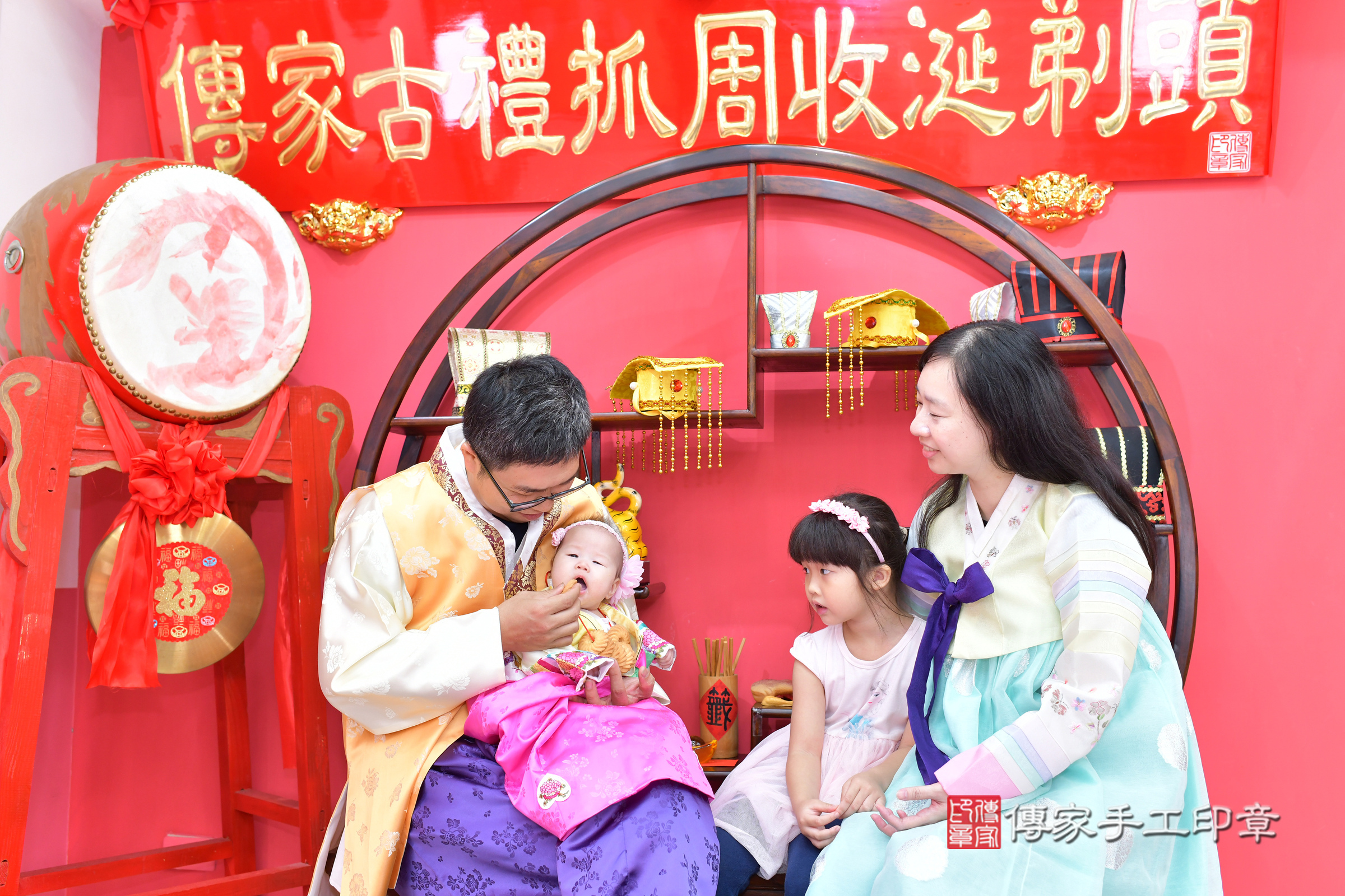 台中市北區小慈寶寶收涎推薦:傳家台中店收涎中國風會場,嬰兒古禮收涎收口水流程儀式、收涎吉祥話、收涎餅乾、收涎拍照。收涎證書。2024.11.17,照片15 台中市北區小慈寶寶收涎推薦:傳家台中店收涎中國風會場,嬰兒古禮收涎收口水流程儀式、收涎吉祥話、收涎餅乾、收涎拍照。收涎證書。2024.11.17,照片15