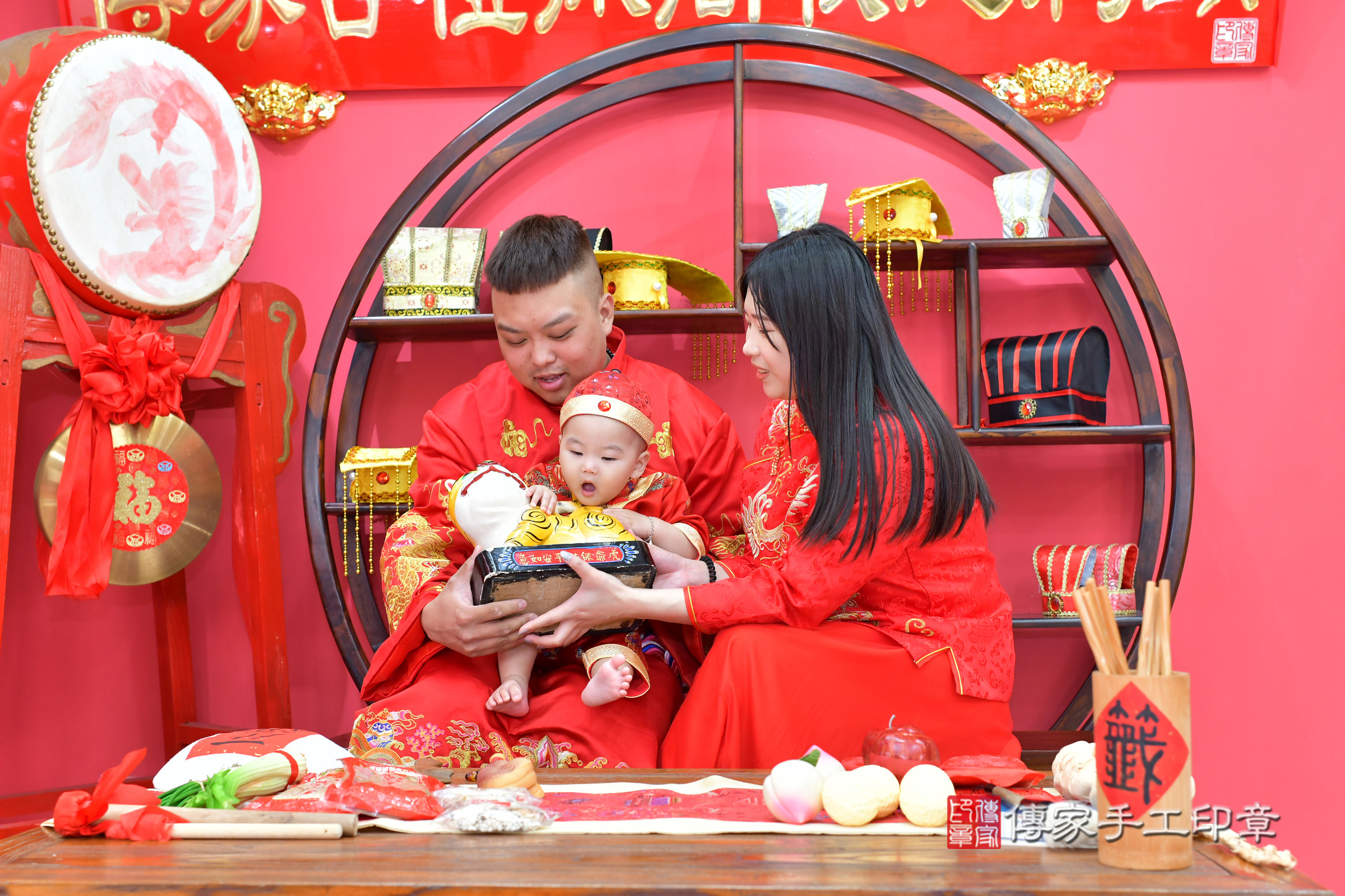 台中市北區澤澤寶寶抓周推薦:傳家台中店抓周度脺中國風會場,嬰兒古禮抓周流程儀式吉祥話、抓周道具物品24種、拍照。抓周證書。2024.11.1,照片12 台中市北區澤澤寶寶抓周推薦:傳家台中店抓周度脺中國風會場,嬰兒古禮抓周流程儀式吉祥話、抓周道具物品24種、拍照。抓周證書。2024.11.1,照片12