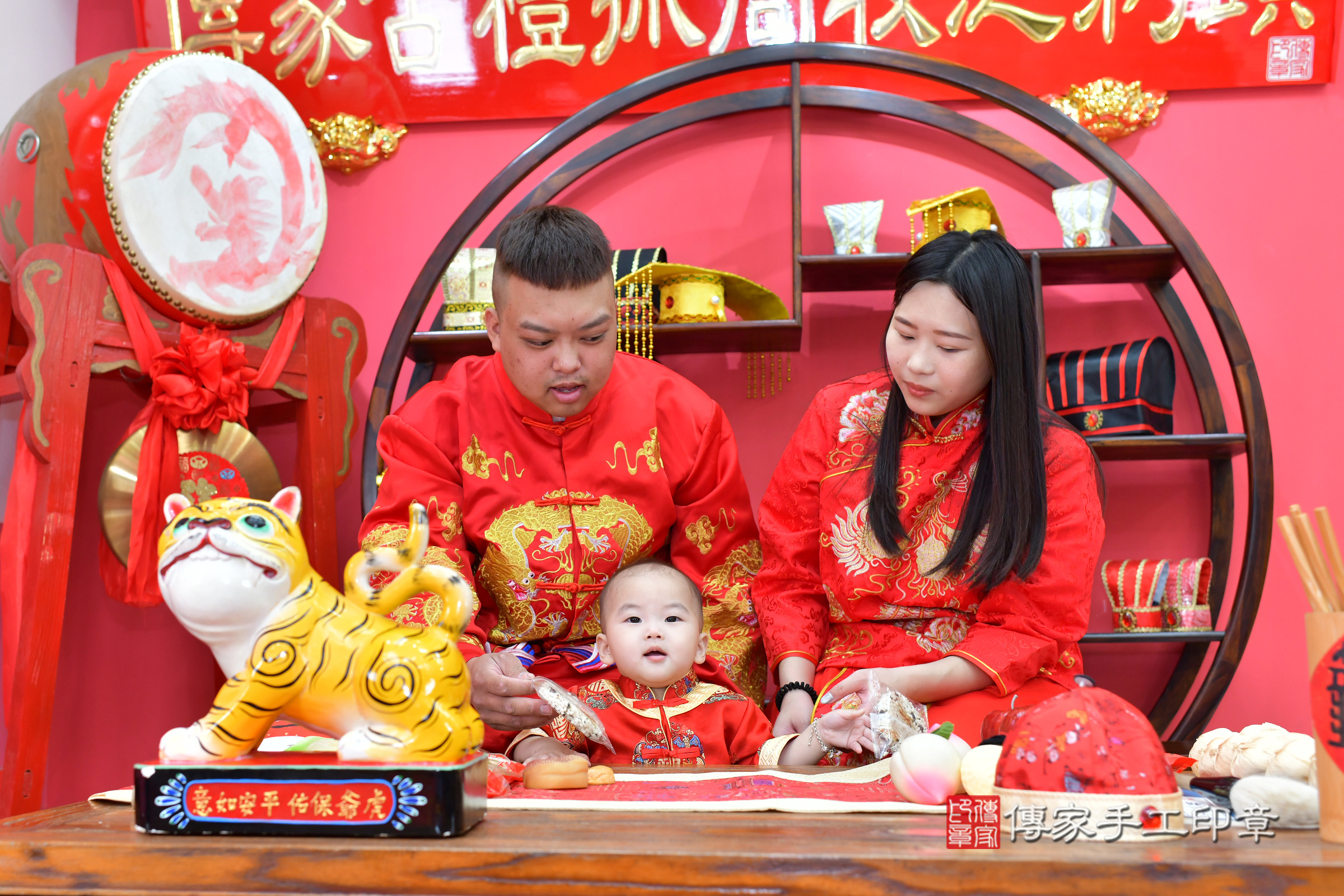 台中市北區澤澤寶寶抓周推薦:傳家台中店抓周度脺中國風會場,嬰兒古禮抓周流程儀式吉祥話、抓周道具物品24種、拍照。抓周證書。2024.11.1,照片17 台中市北區澤澤寶寶抓周推薦:傳家台中店抓周度脺中國風會場,嬰兒古禮抓周流程儀式吉祥話、抓周道具物品24種、拍照。抓周證書。2024.11.1,照片17