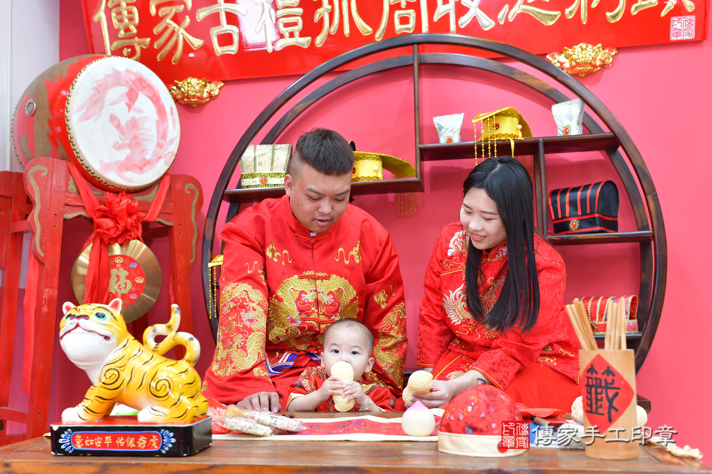 台中市北區澤澤寶寶抓周推薦:傳家台中店抓周度脺中國風會場,嬰兒古禮抓周流程儀式吉祥話、抓周道具物品24種、拍照。抓周證書。2024.11.1,照片16 台中市北區澤澤寶寶抓周推薦:傳家台中店抓周度脺中國風會場,嬰兒古禮抓周流程儀式吉祥話、抓周道具物品24種、拍照。抓周證書。2024.11.1,照片16