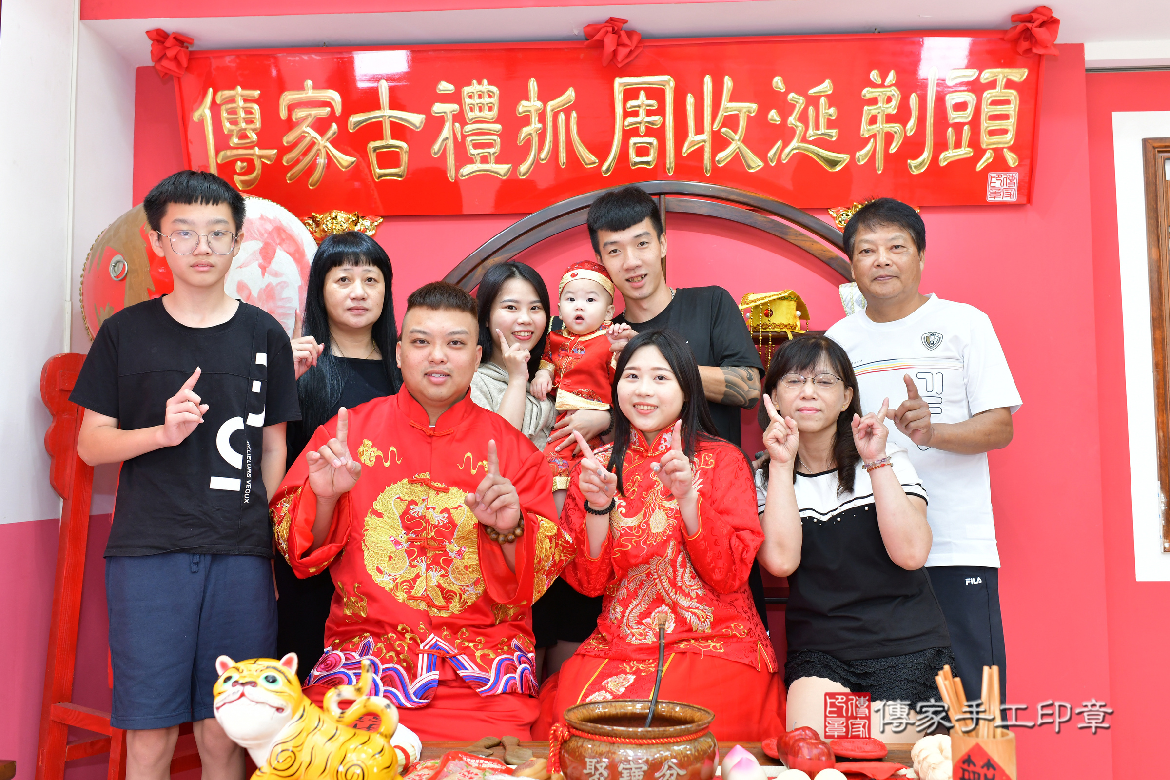 台中市北區澤澤寶寶抓周推薦：傳家台中店抓周度脺中國風會場，嬰兒古禮抓周流程儀式吉祥話、抓周道具物品24種、拍照。抓周證書。2024.11.1，照片1