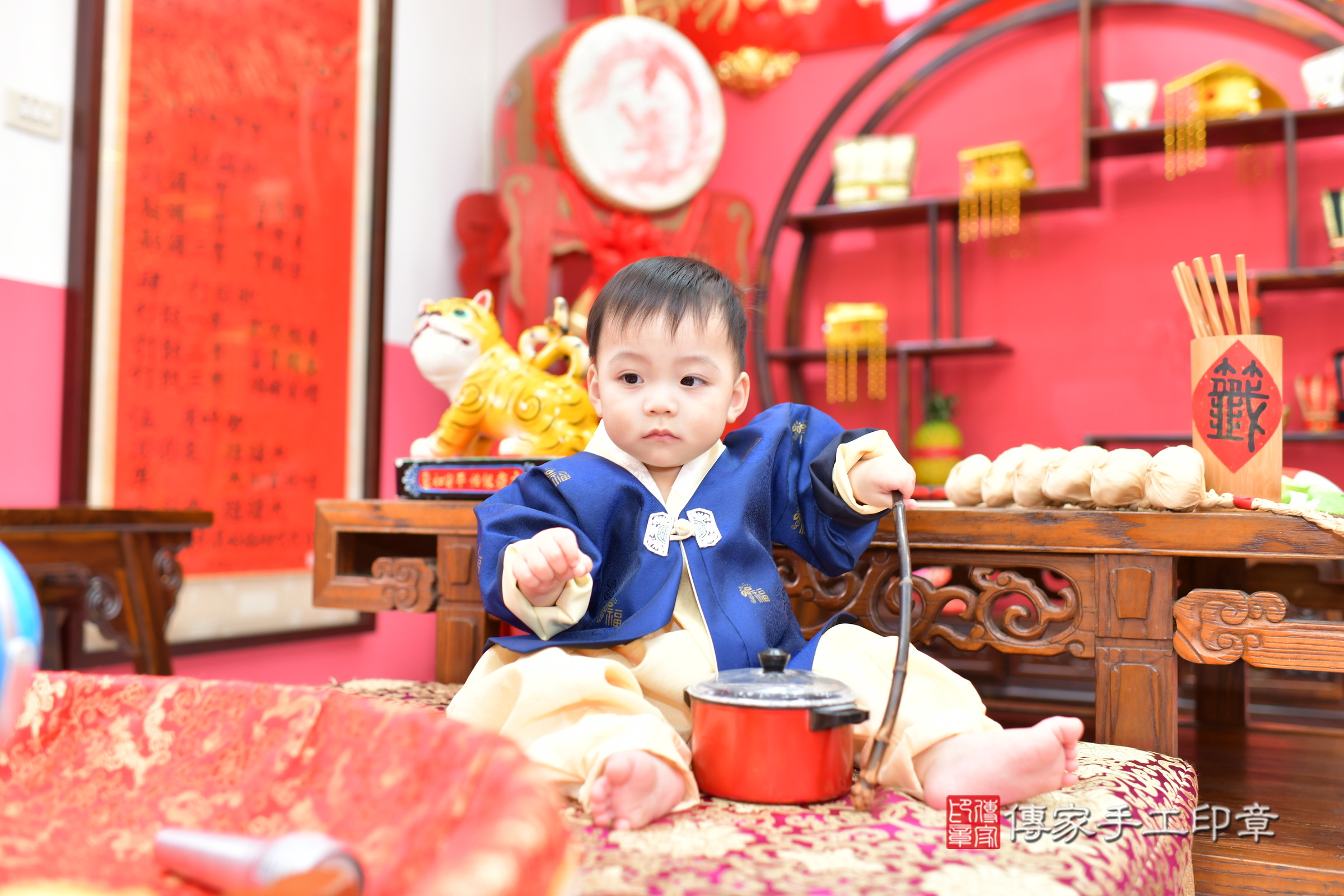 台中市北區鈞鈞寶寶抓周推薦:傳家台中店抓周度脺中國風會場,嬰兒古禮抓周流程儀式吉祥話、抓周道具物品24種、拍照。抓周證書。2024.11.13,照片16 台中市北區鈞鈞寶寶抓周推薦:傳家台中店抓周度脺中國風會場,嬰兒古禮抓周流程儀式吉祥話、抓周道具物品24種、拍照。抓周證書。2024.11.13,照片16