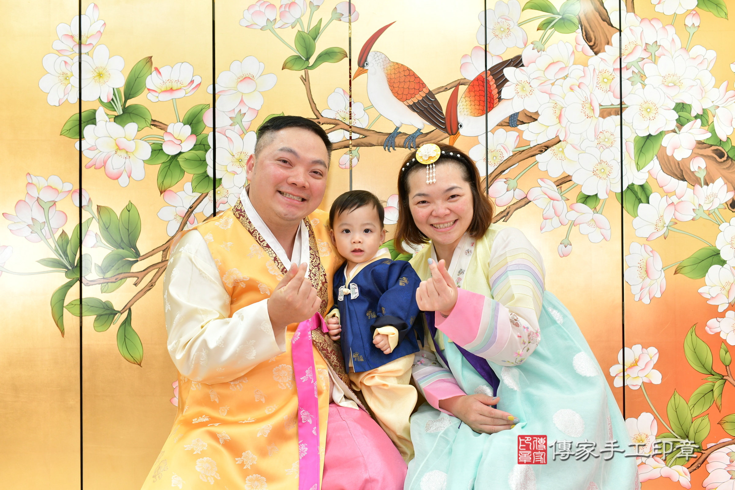 台中市北區鈞鈞寶寶抓周推薦:傳家台中店抓周度脺中國風會場,嬰兒古禮抓周流程儀式吉祥話、抓周道具物品24種、拍照。抓周證書。2024.11.13,照片9 台中市北區鈞鈞寶寶抓周推薦:傳家台中店抓周度脺中國風會場,嬰兒古禮抓周流程儀式吉祥話、抓周道具物品24種、拍照。抓周證書。2024.11.13,照片9