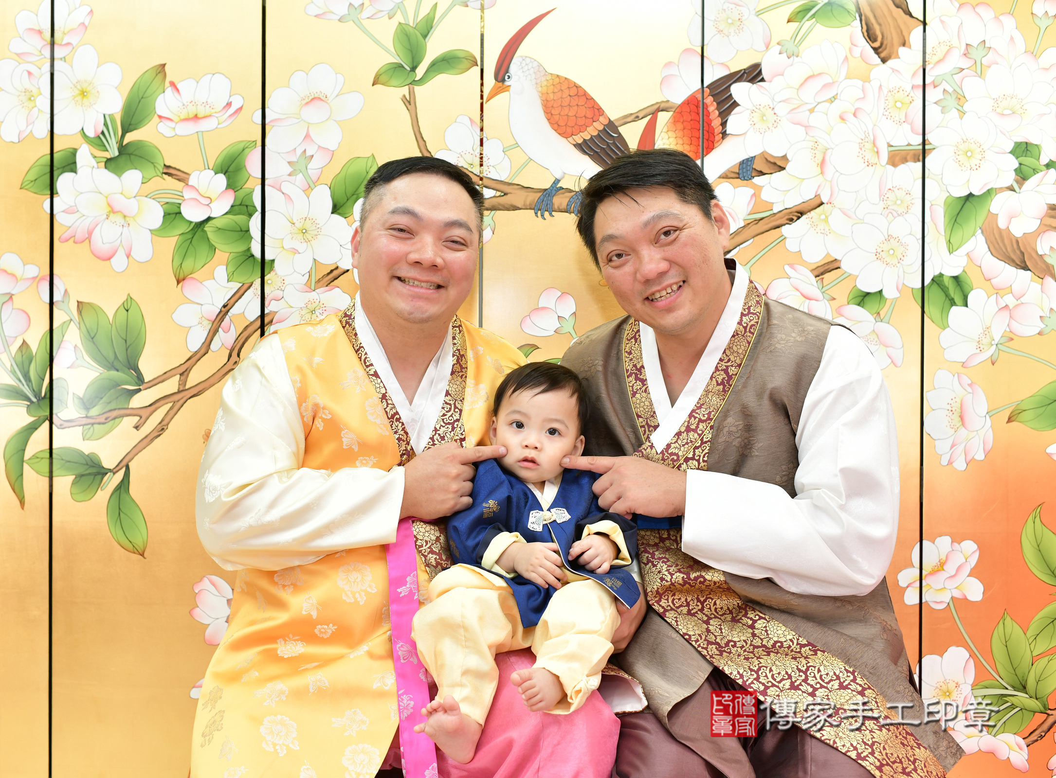 台中市北區鈞鈞寶寶抓周推薦:傳家台中店抓周度脺中國風會場,嬰兒古禮抓周流程儀式吉祥話、抓周道具物品24種、拍照。抓周證書。2024.11.13,照片8 台中市北區鈞鈞寶寶抓周推薦:傳家台中店抓周度脺中國風會場,嬰兒古禮抓周流程儀式吉祥話、抓周道具物品24種、拍照。抓周證書。2024.11.13,照片8