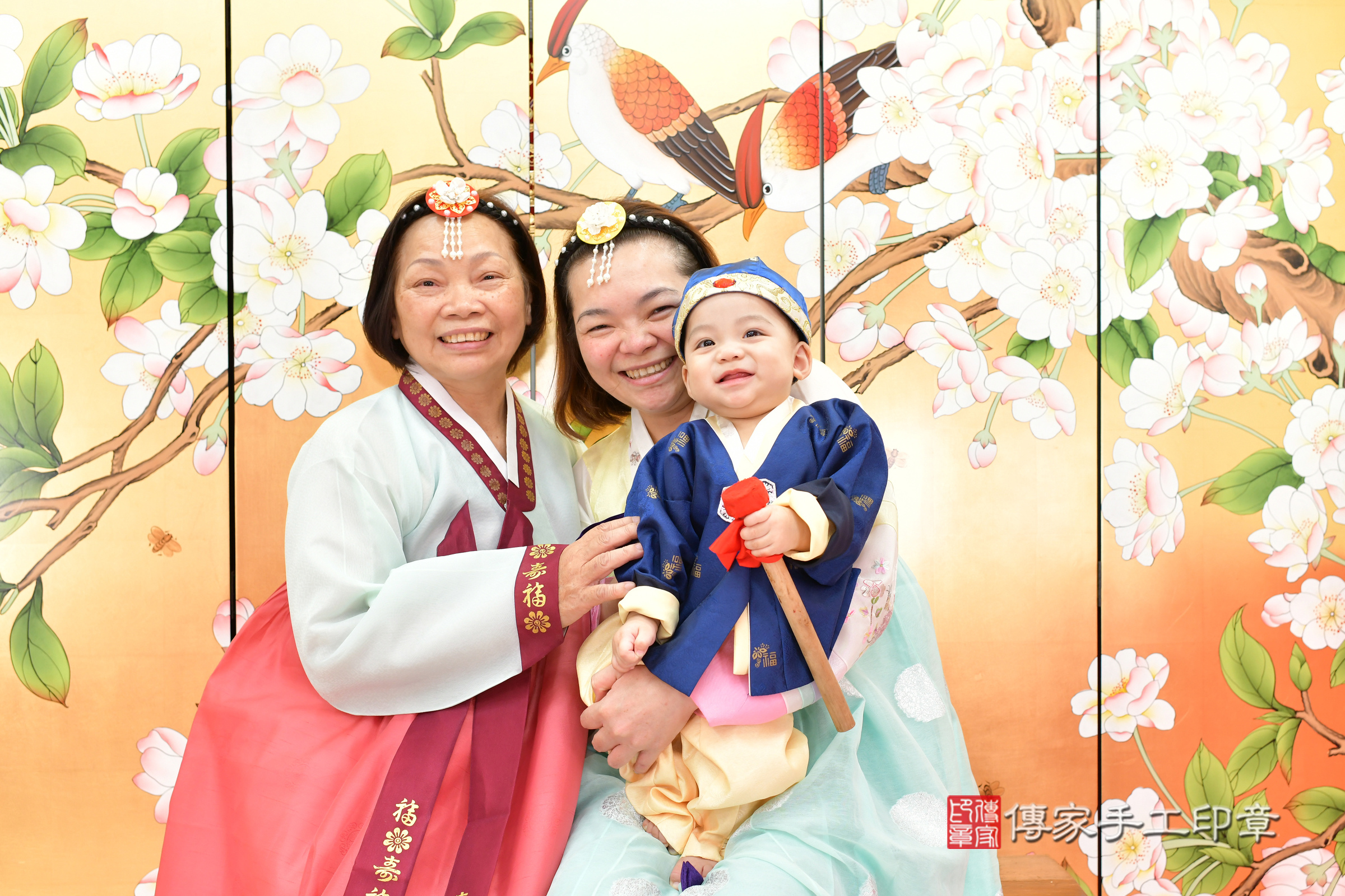 台中市北區鈞鈞寶寶抓周推薦:傳家台中店抓周度脺中國風會場,嬰兒古禮抓周流程儀式吉祥話、抓周道具物品24種、拍照。抓周證書。2024.11.13,照片6 台中市北區鈞鈞寶寶抓周推薦:傳家台中店抓周度脺中國風會場,嬰兒古禮抓周流程儀式吉祥話、抓周道具物品24種、拍照。抓周證書。2024.11.13,照片6