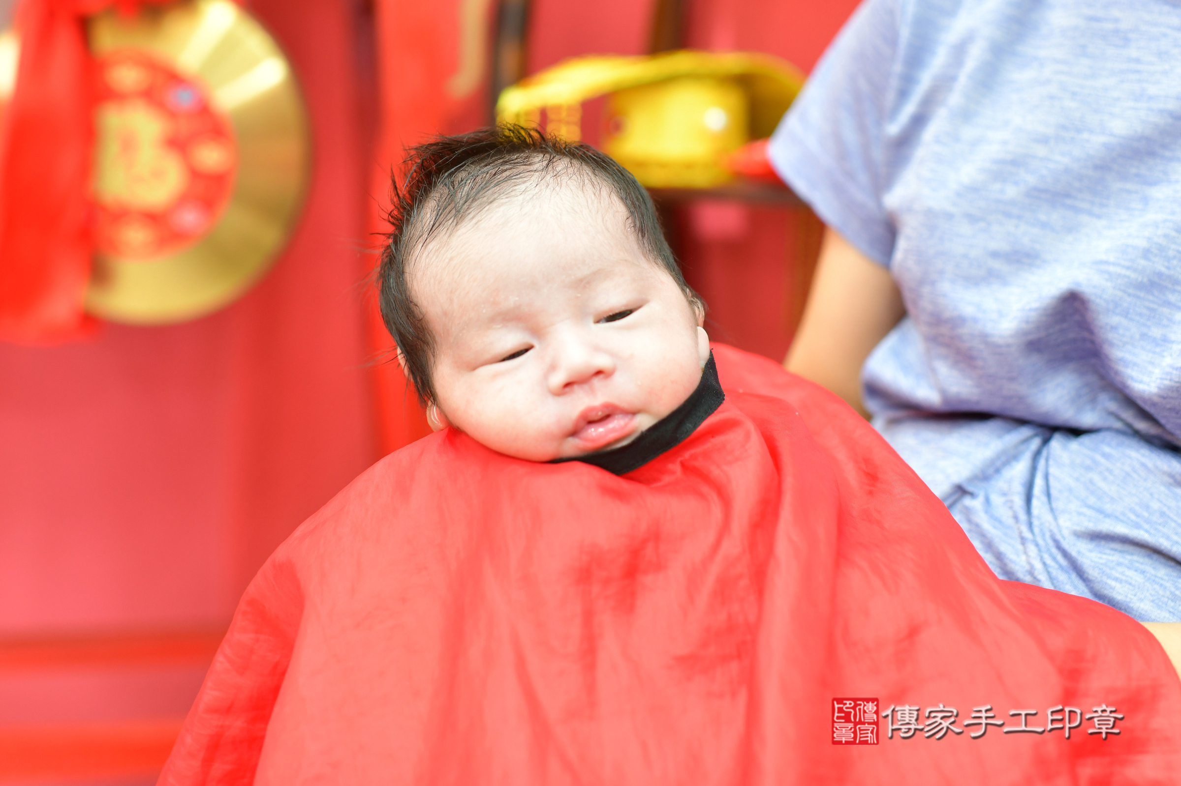 小雁寶寶(台中市北區嬰兒寶寶滿月剃頭理髮、嬰兒剃胎毛儀式吉祥話)。中國風會場，爸媽寶貝穿「日中韓」古裝禮服。專業拍照、證書。★購買「臍帶章、肚臍章、胎毛筆刷印章」贈送：剃頭、收涎、抓周，三選一。2024.11.9，照片10