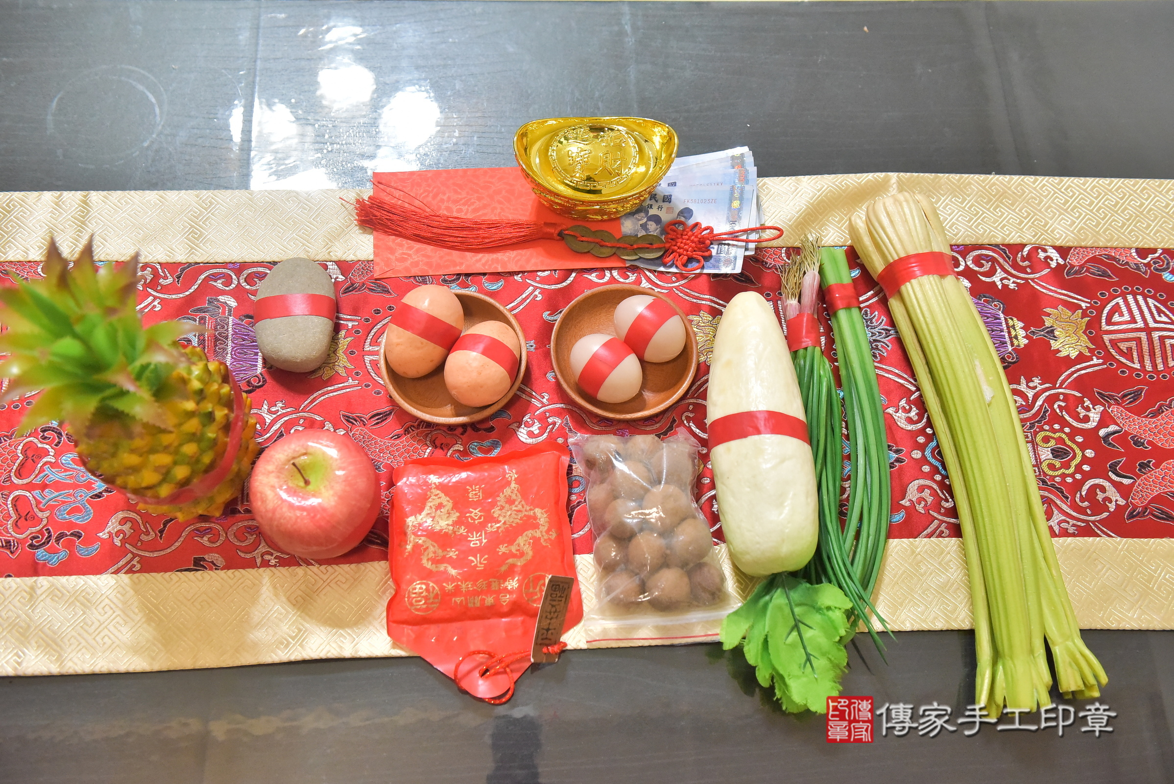小伊寶寶(台中市大雅區到府嬰兒小伊寶寶滿月剃頭理髮、到府嬰兒剃胎毛儀式吉祥話)。到府剃頭剃胎毛主持、專業拍照、證書。★購買「臍帶章、肚臍章、胎毛筆刷印章」贈送：剃頭、收涎、抓周，三選一。2024.11.16，照片5